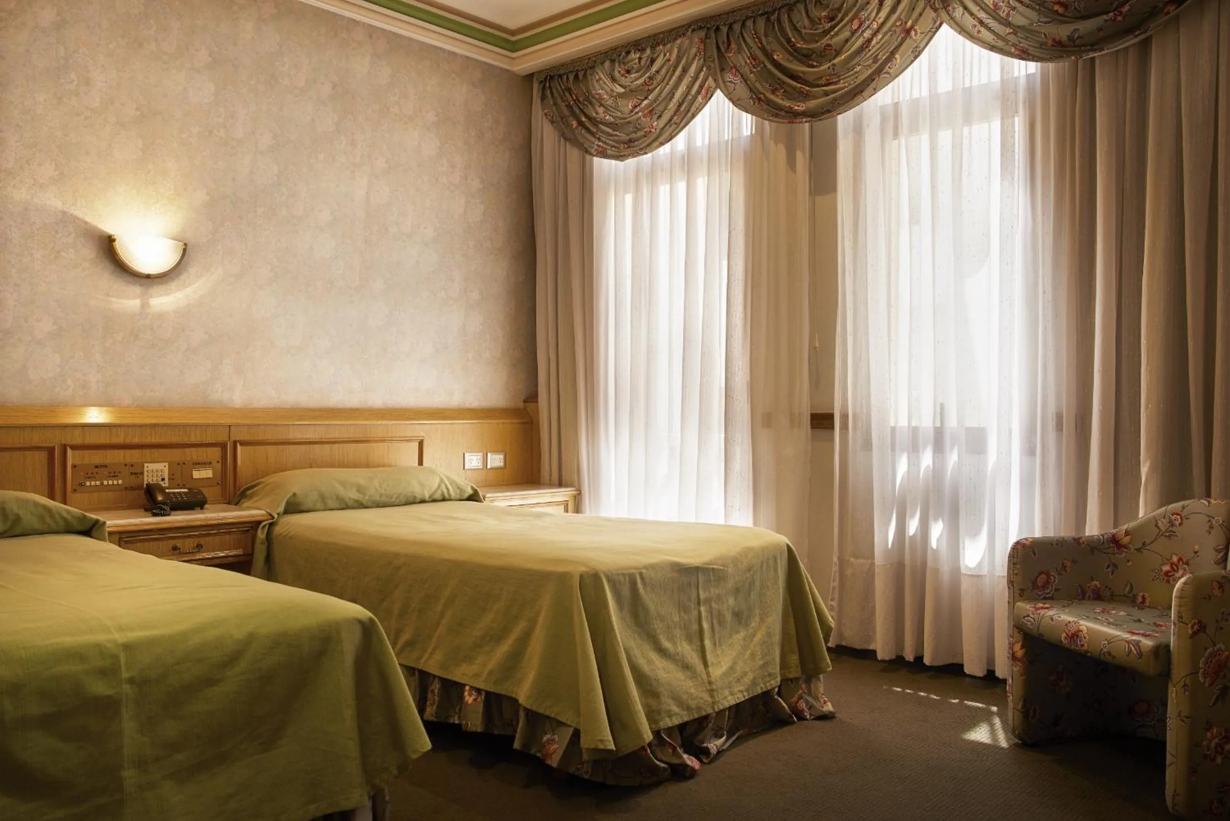 Photo of the whole room, Bed in Gran Hotel Ailen