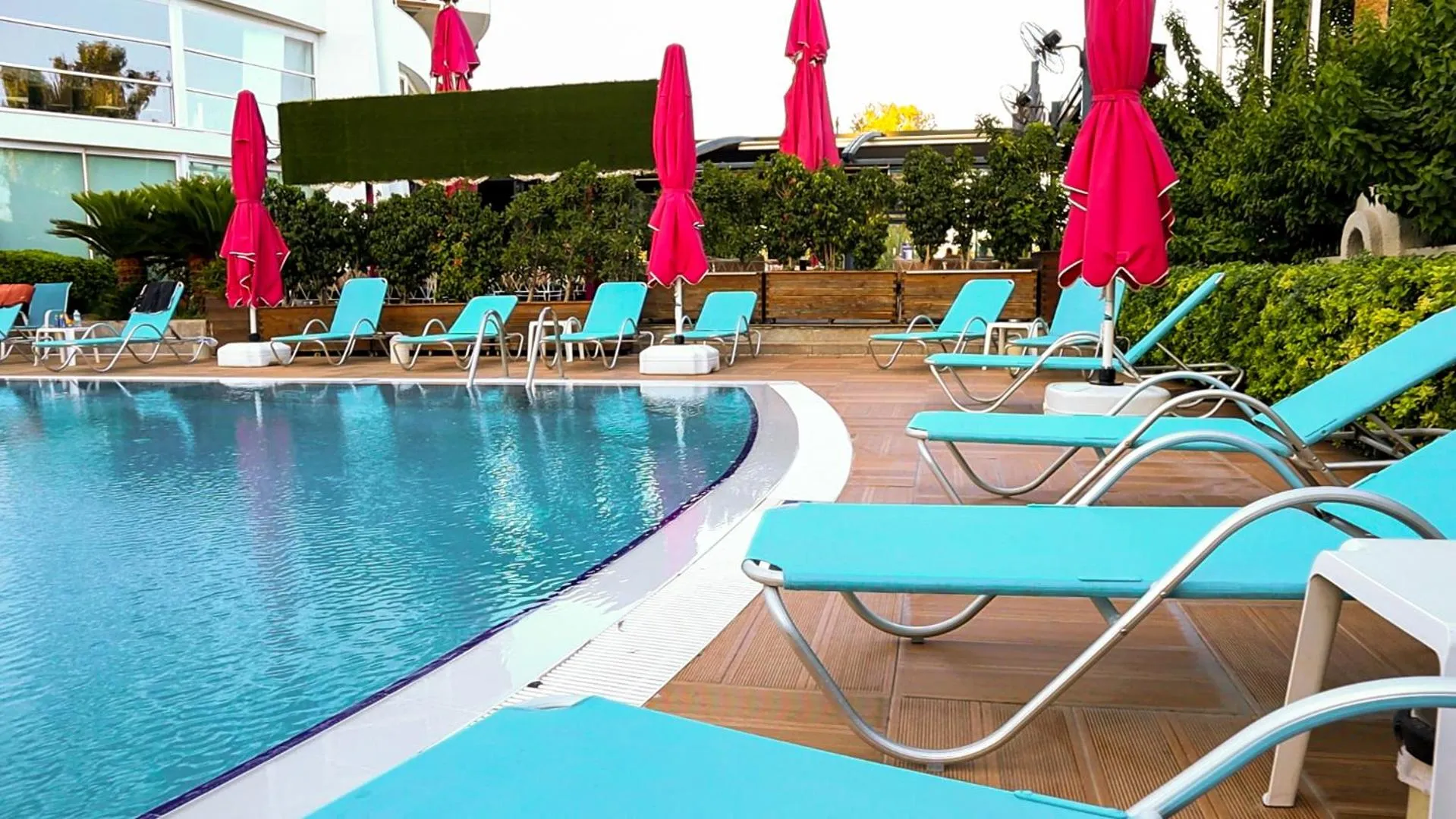 Swimming pool in The Corner Park Hotel