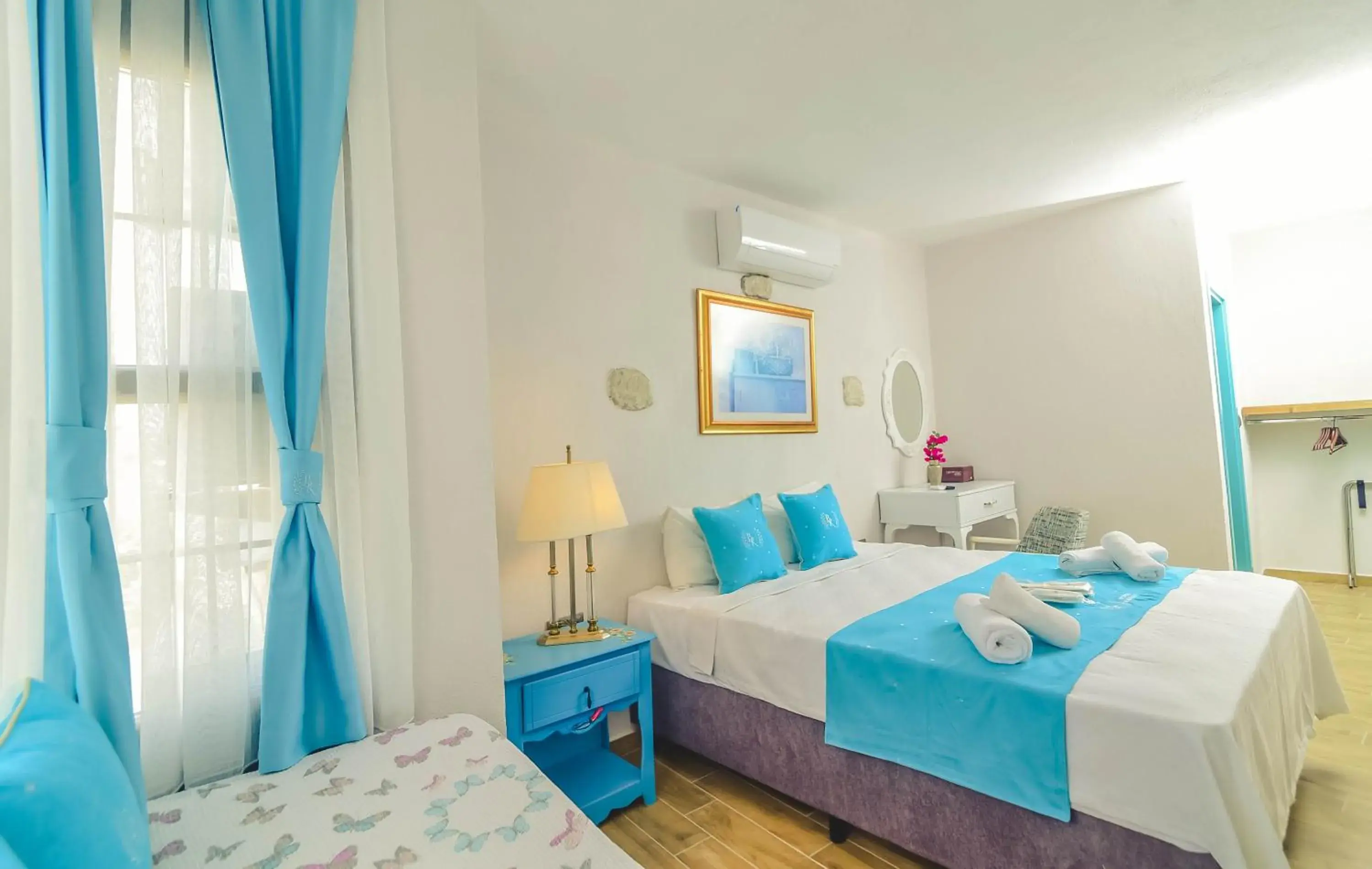 Superior Triple Room in Bedirhan Konak Otel Superior Triple Room in Bedirhan Konak Otel