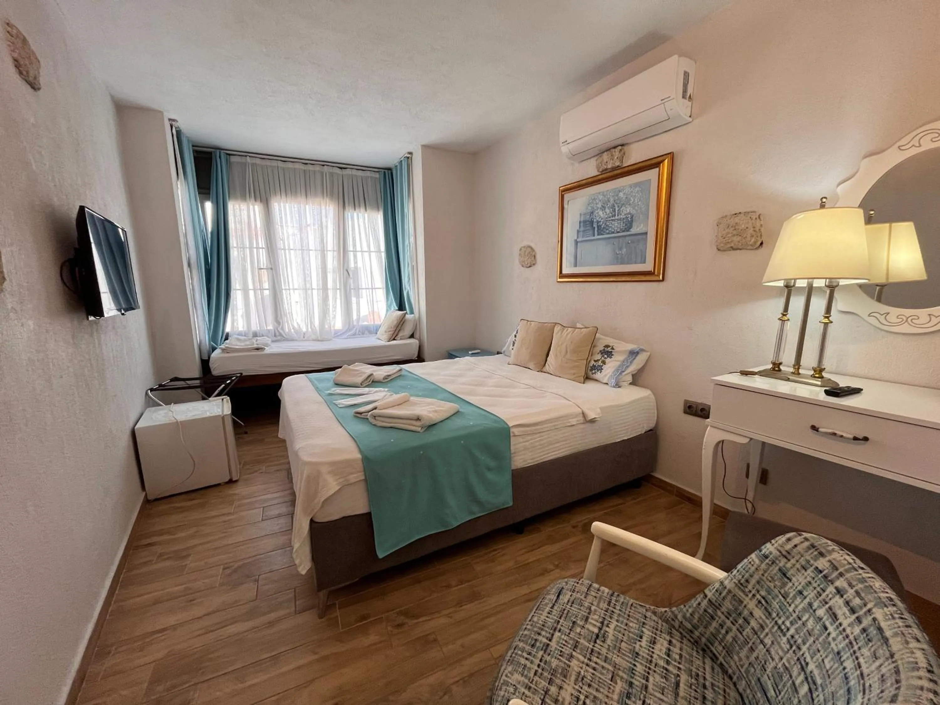 TV and multimedia, Bed in Bedirhan Konak Otel