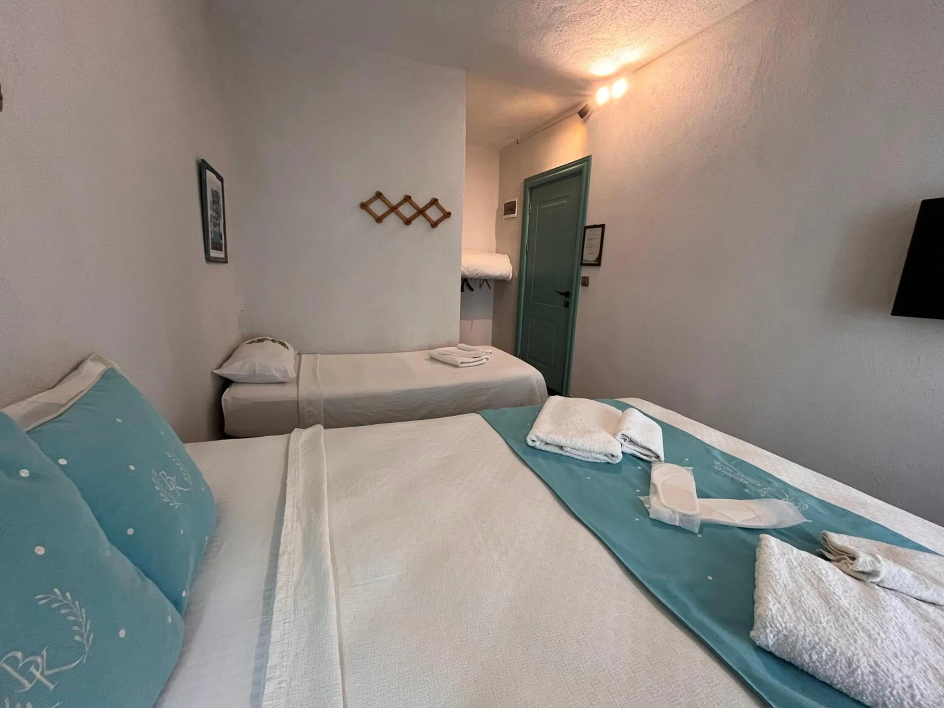 Photo of the whole room, Bed in Bedirhan Konak Otel