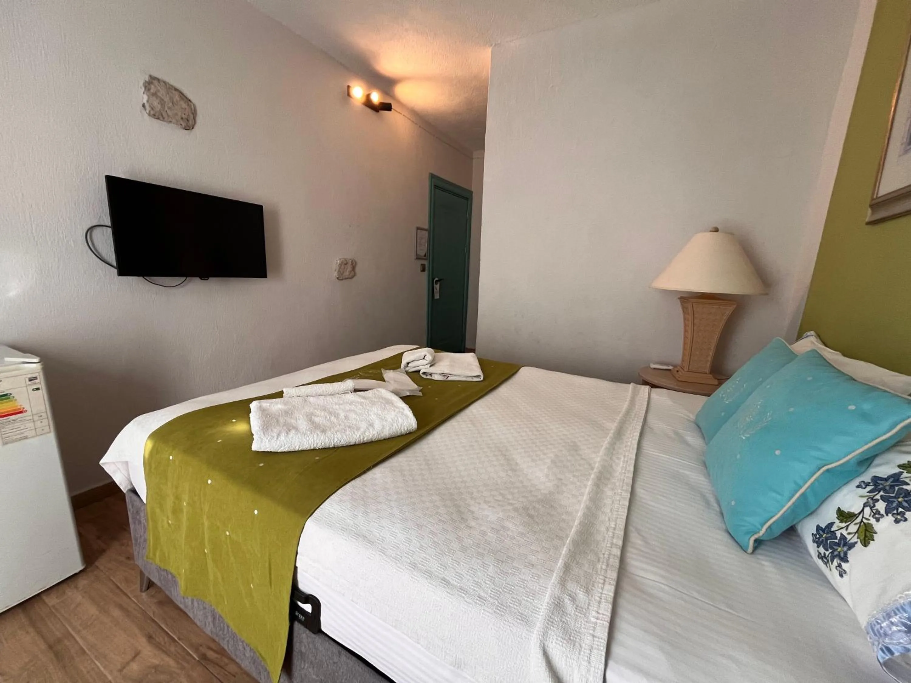 Photo of the whole room, Bed in Bedirhan Konak Otel