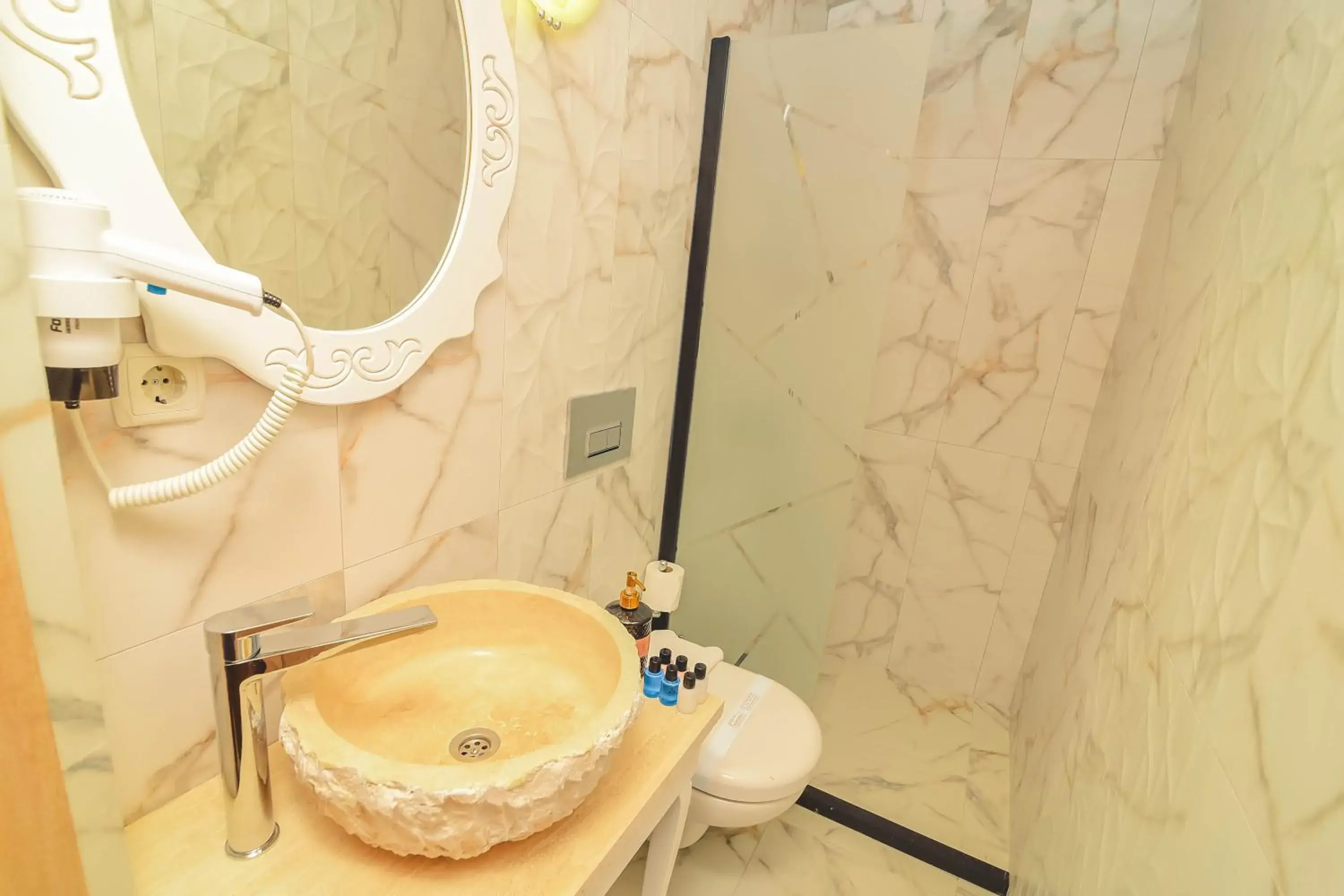 Family Room in Bedirhan Konak Otel Family Room in Bedirhan Konak Otel