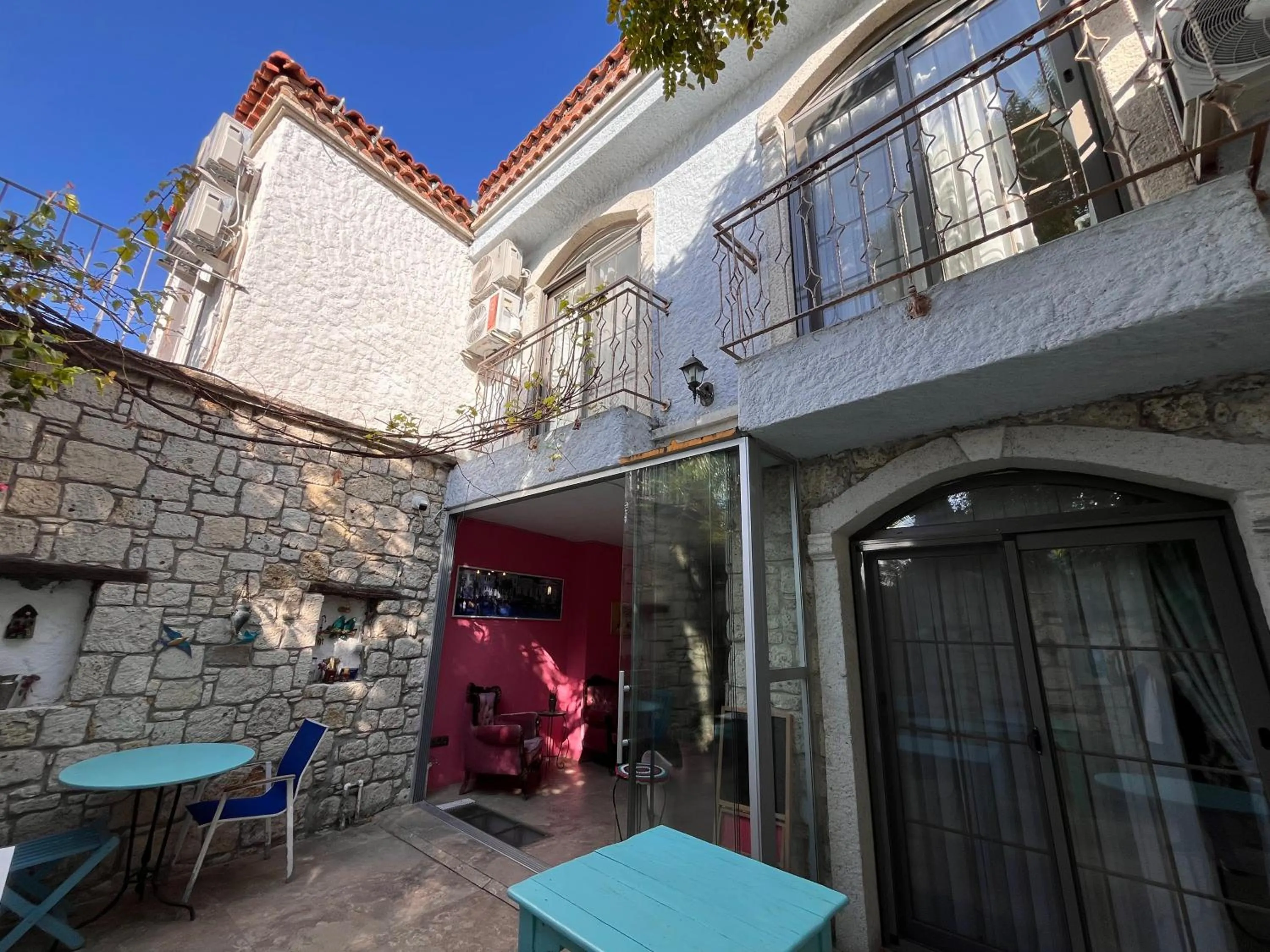 Property building in Bedirhan Konak Otel