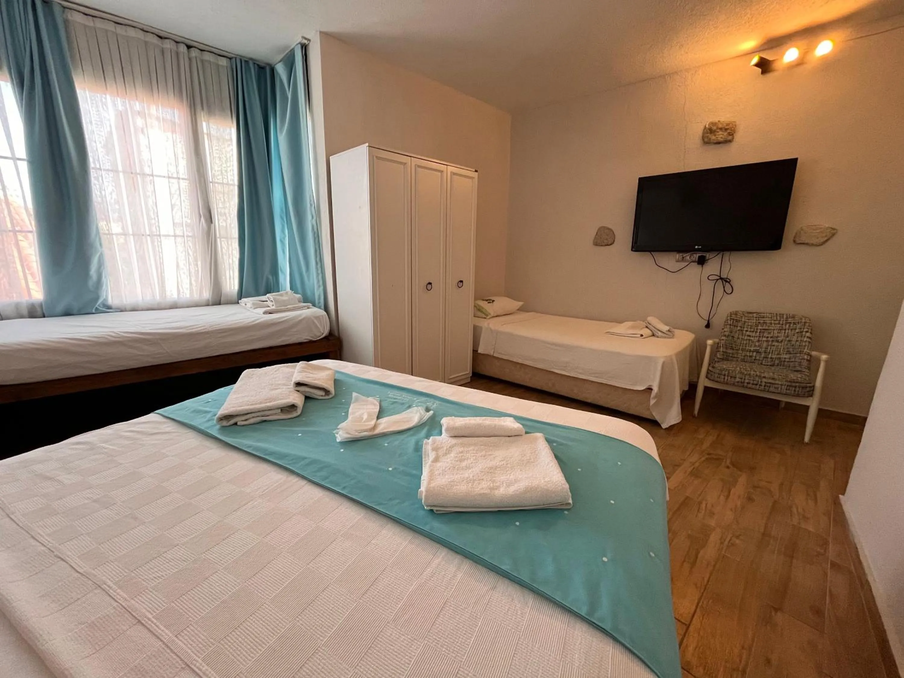 TV and multimedia, Bed in Bedirhan Konak Otel