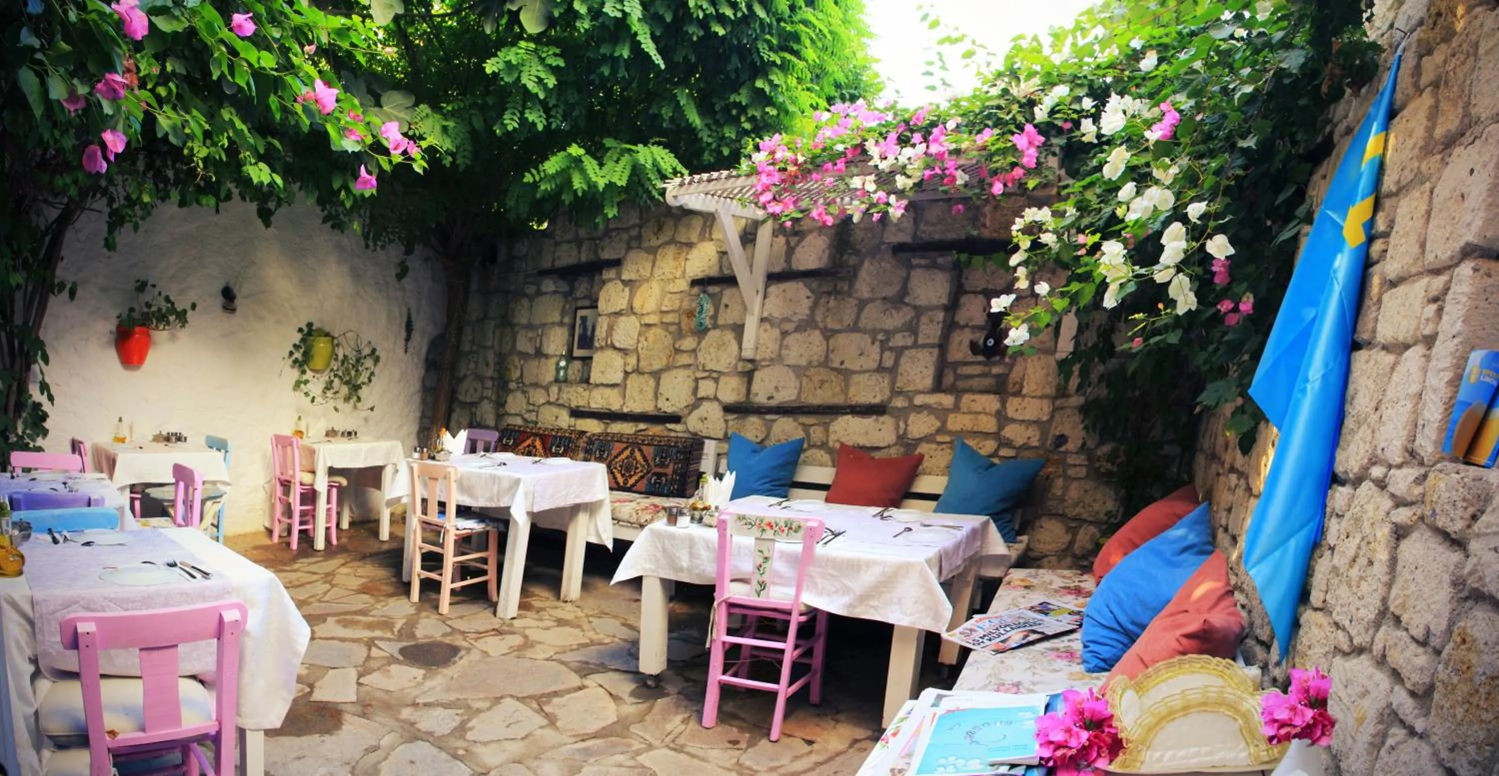 People in Bedirhan Konak Otel