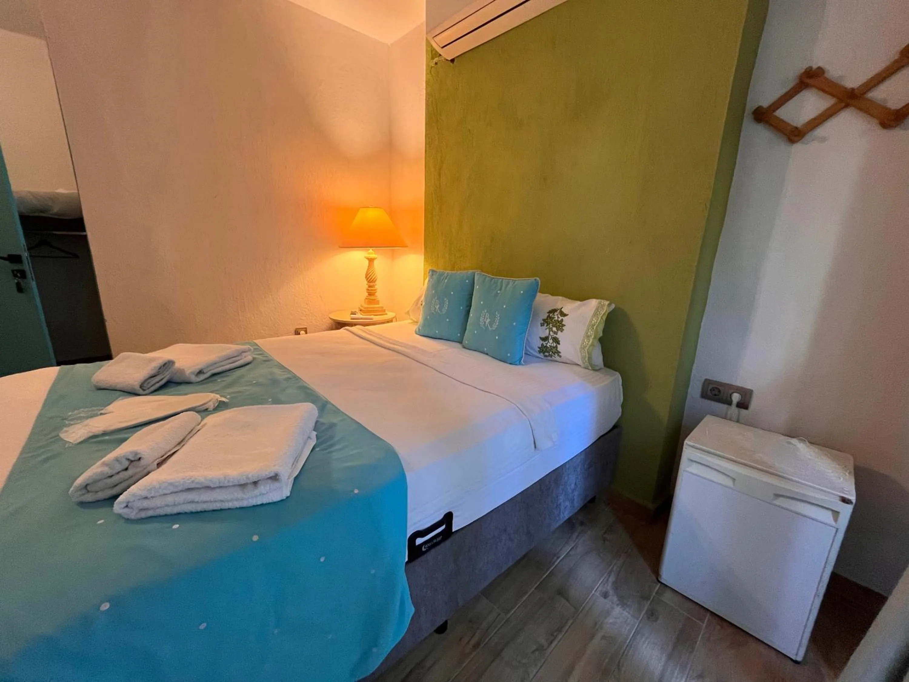 Photo of the whole room, Bed in Bedirhan Konak Otel