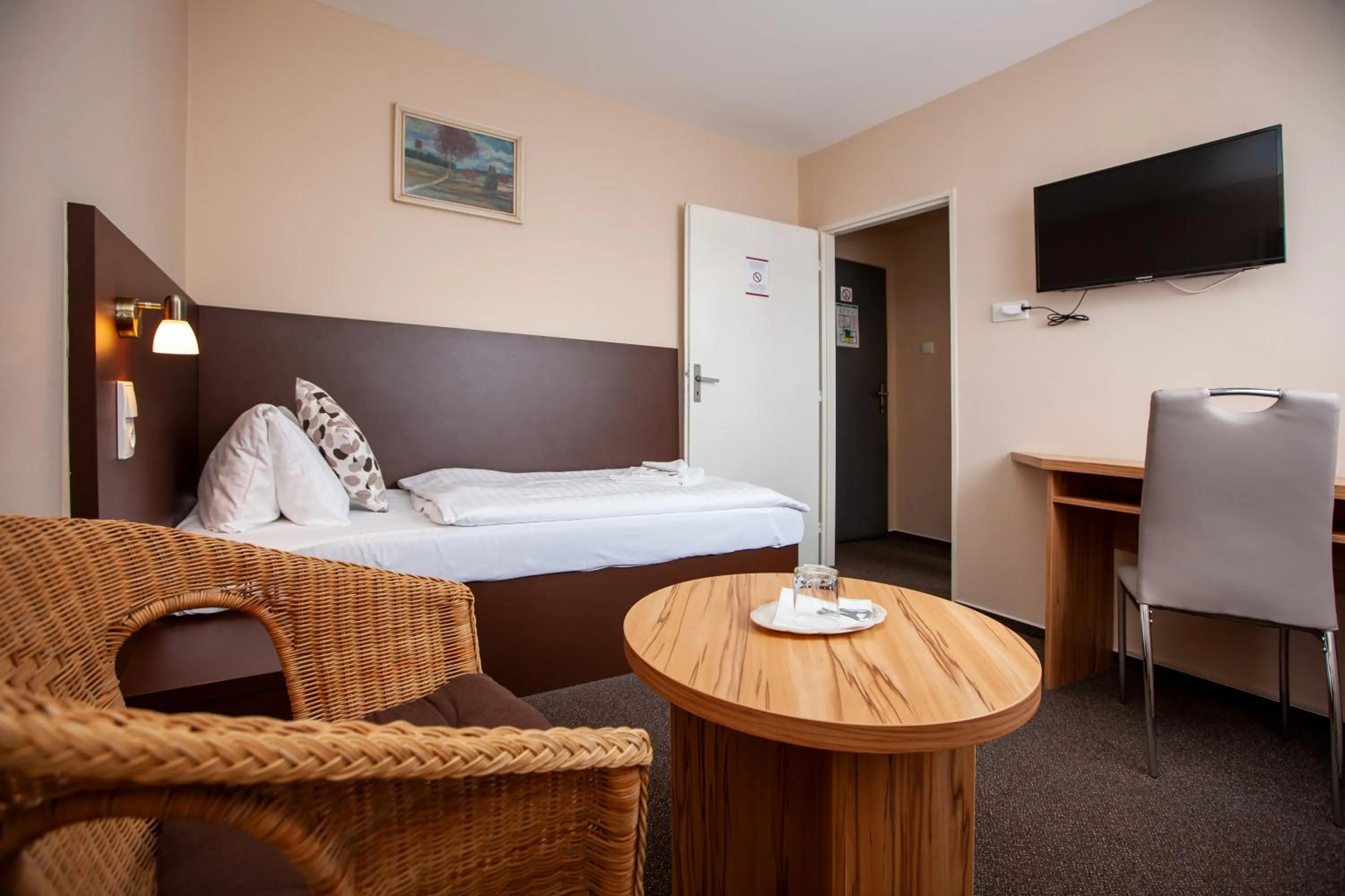 Seating area, Bed in Hotel Stella