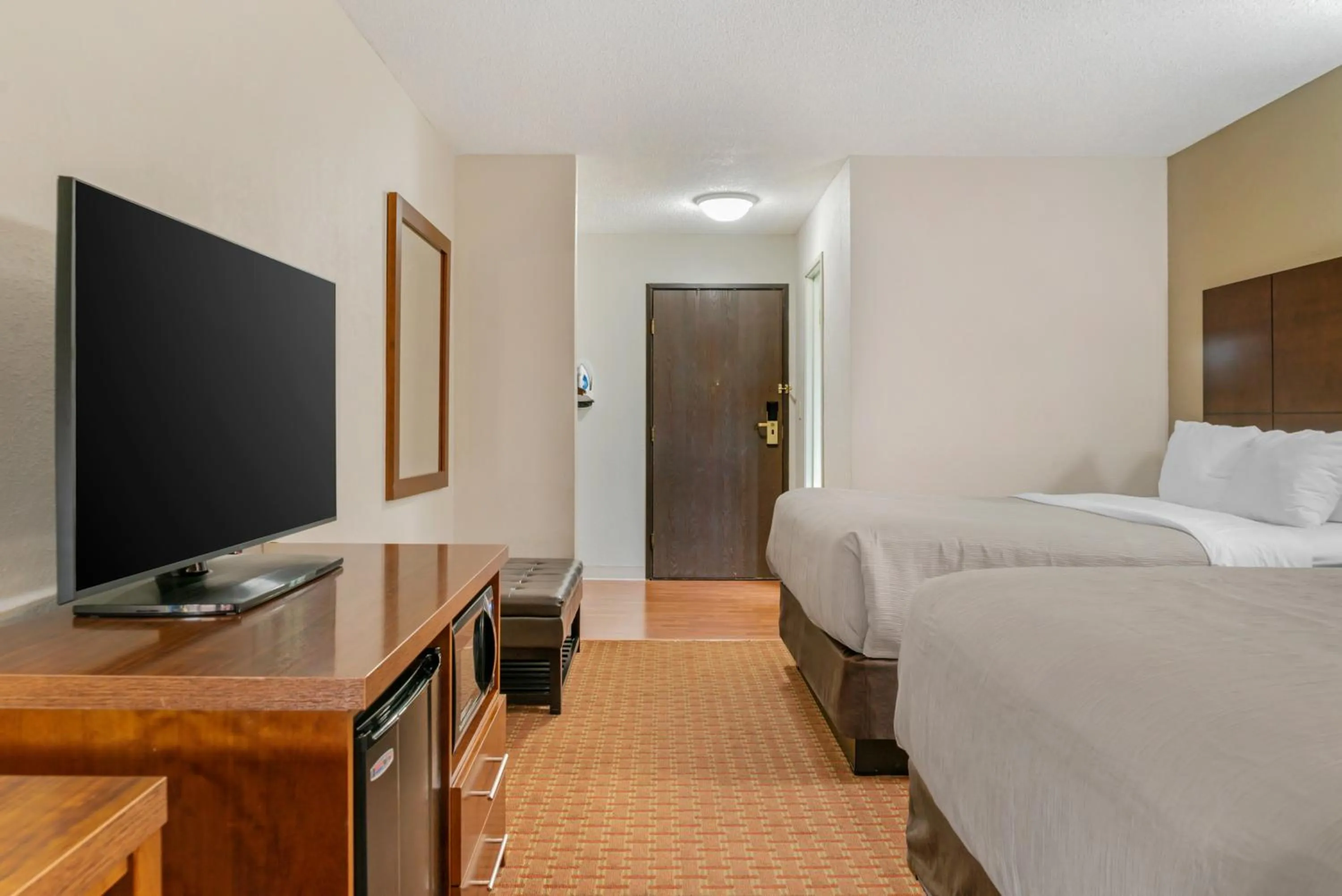 Bed in Quality Inn Saint Ignace I-75