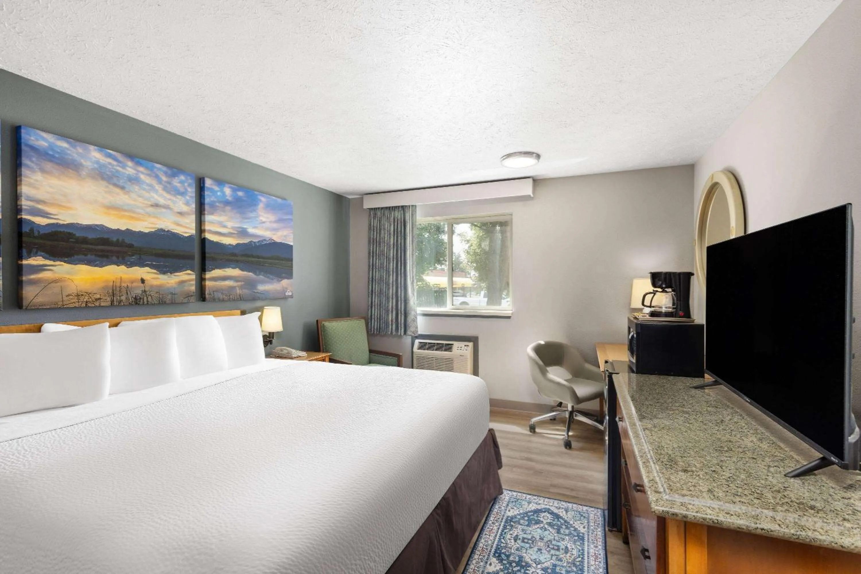 Photo of the whole room, Bed in Days Inn by Wyndham Ritzville