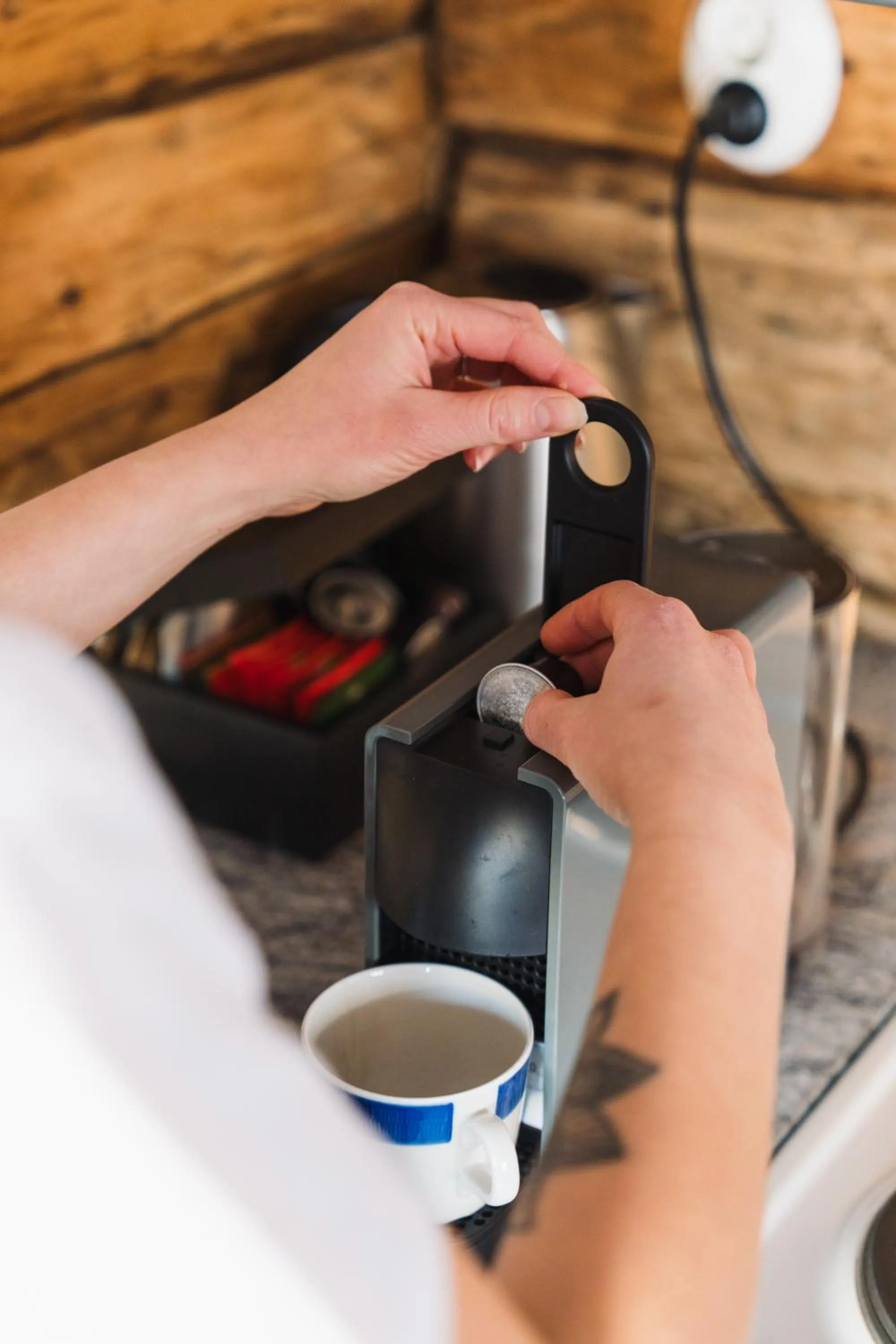 Coffee/tea facilities in Reine Rorbuer - by Classic Norway Hotels