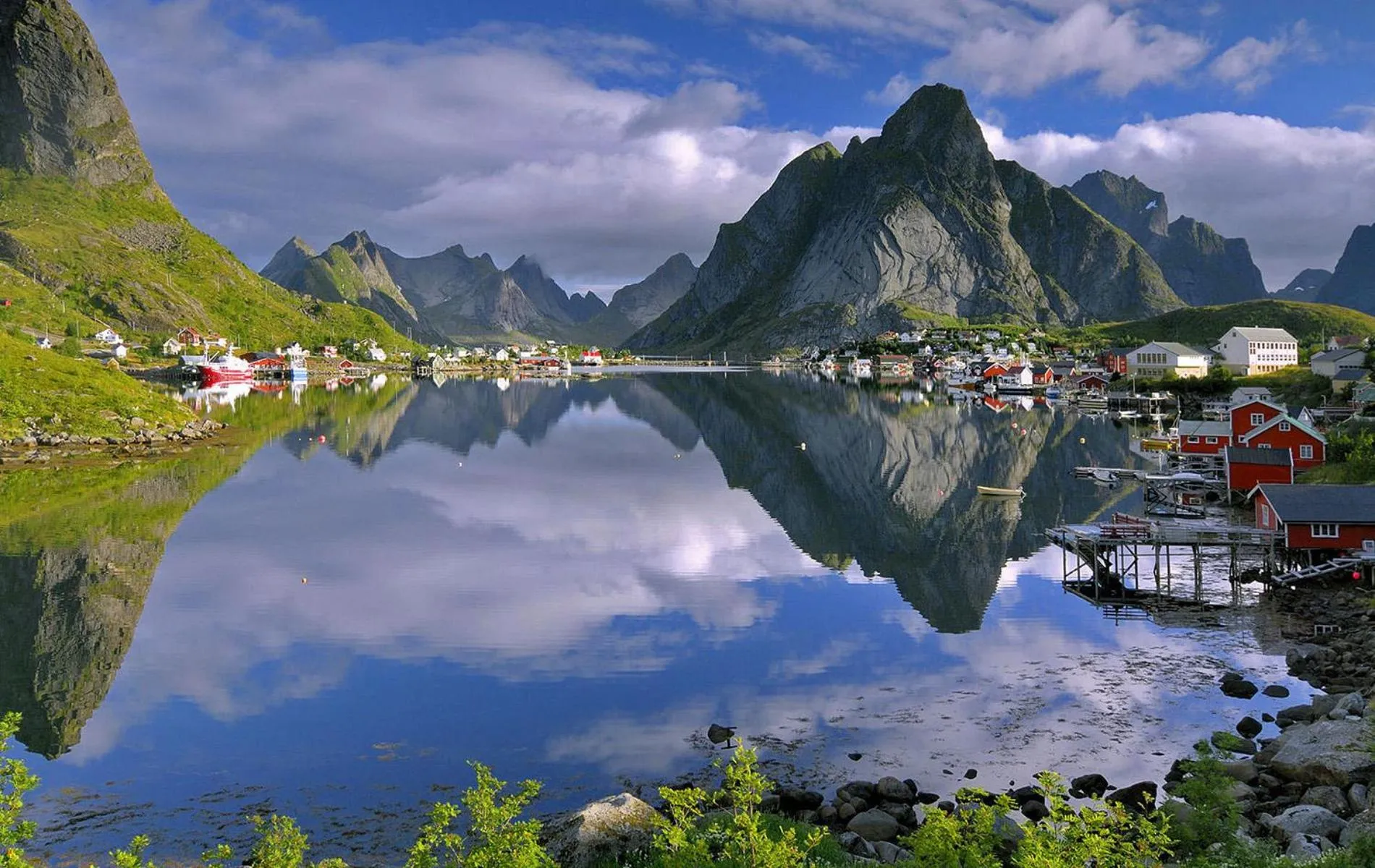 Area and facilities in Reine Rorbuer - by Classic Norway Hotels