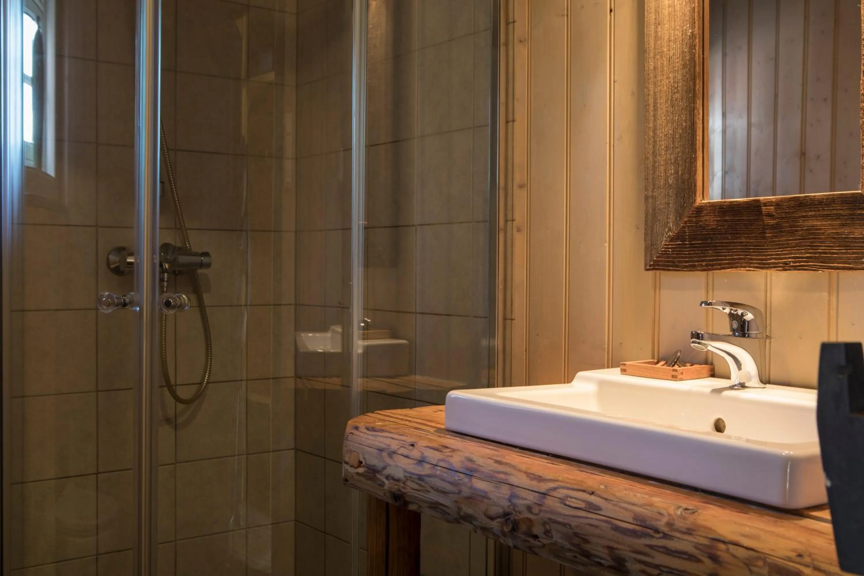 Bathroom in Reine Rorbuer - by Classic Norway Hotels