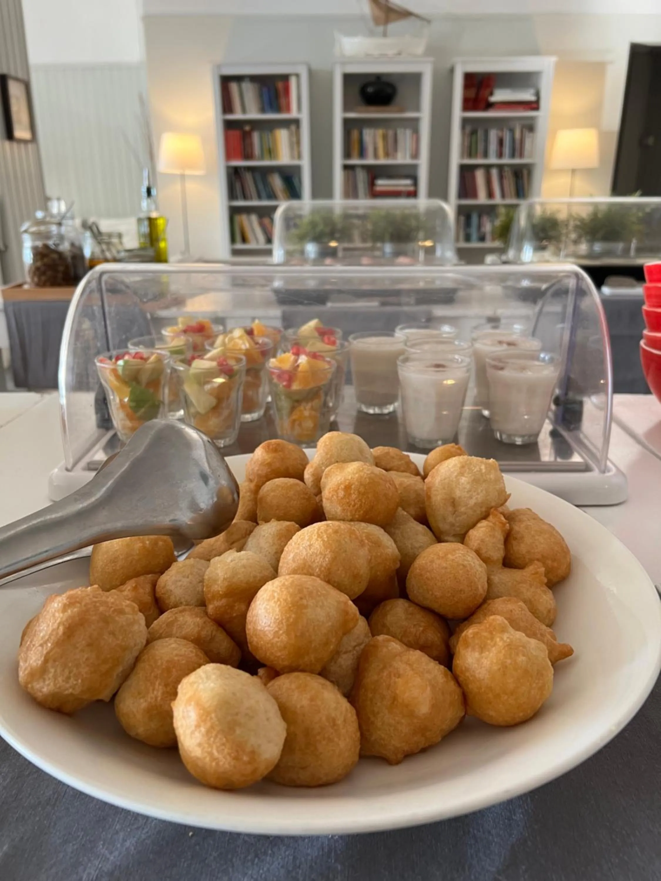 Buffet breakfast in Paradisos