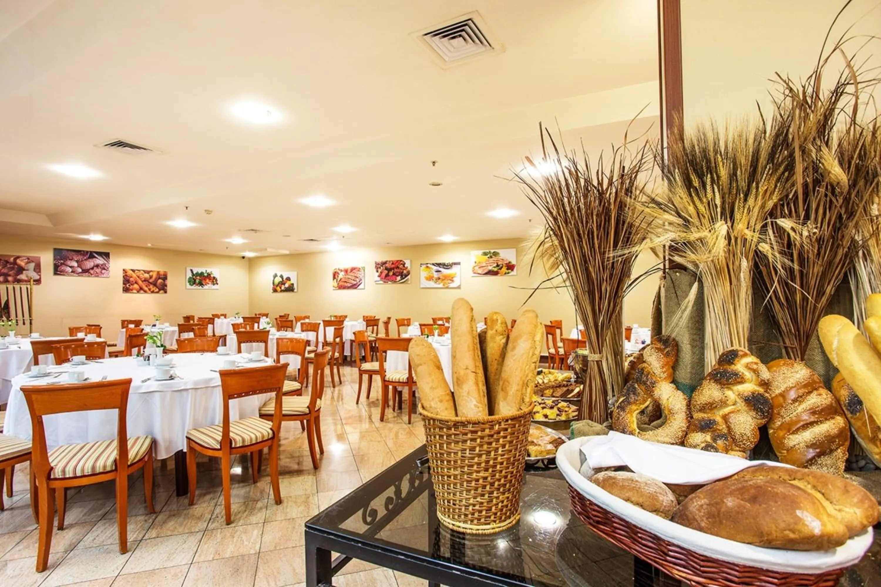 Restaurant/places to eat in Ramada by Wyndham Sofia City Center