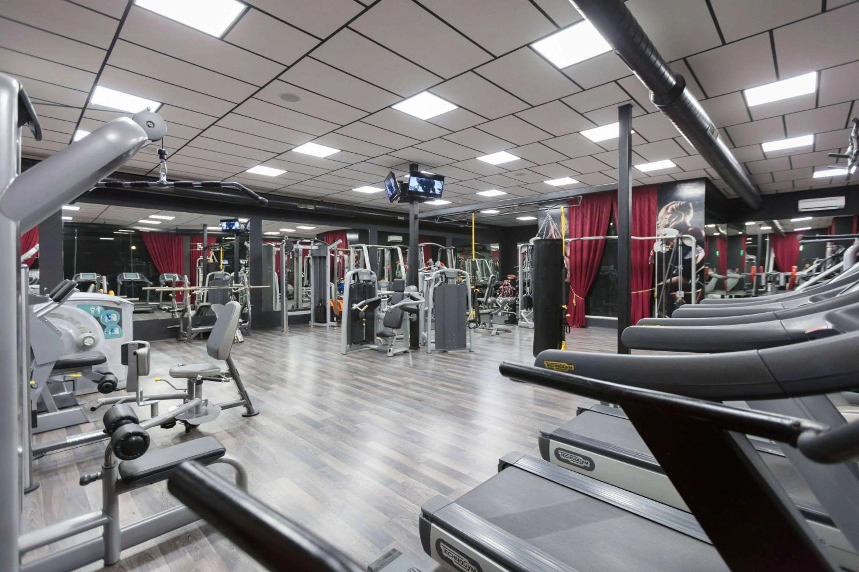 Fitness centre/facilities in Ramada by Wyndham Sofia City Center