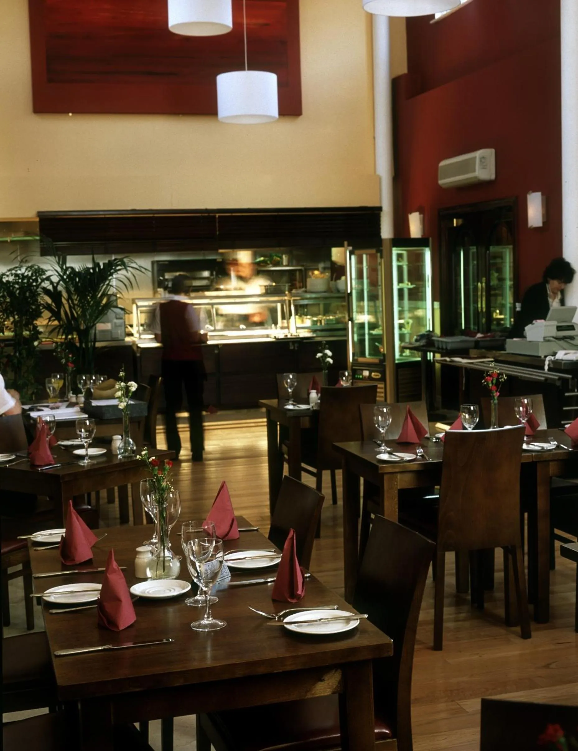 Restaurant/places to eat in Ashbourne House Hotel