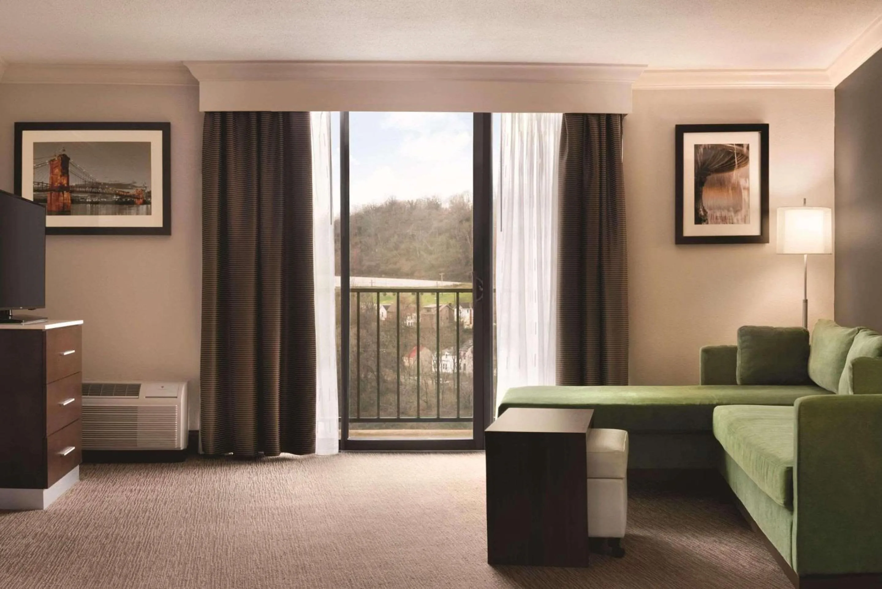 Bedroom in Radisson Hotel Cincinnati Riverfront