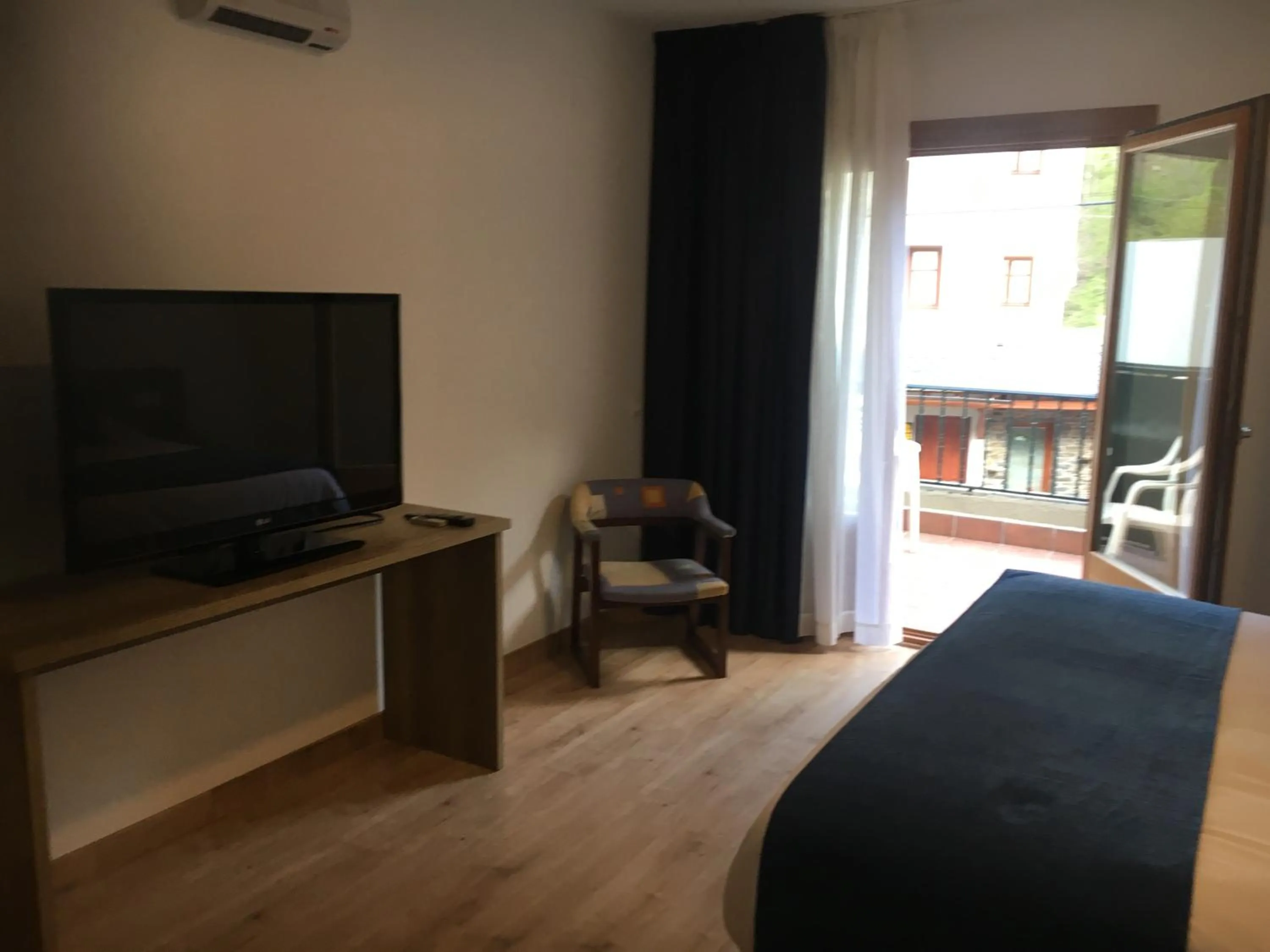 Photo of the whole room in Hotel Marxant