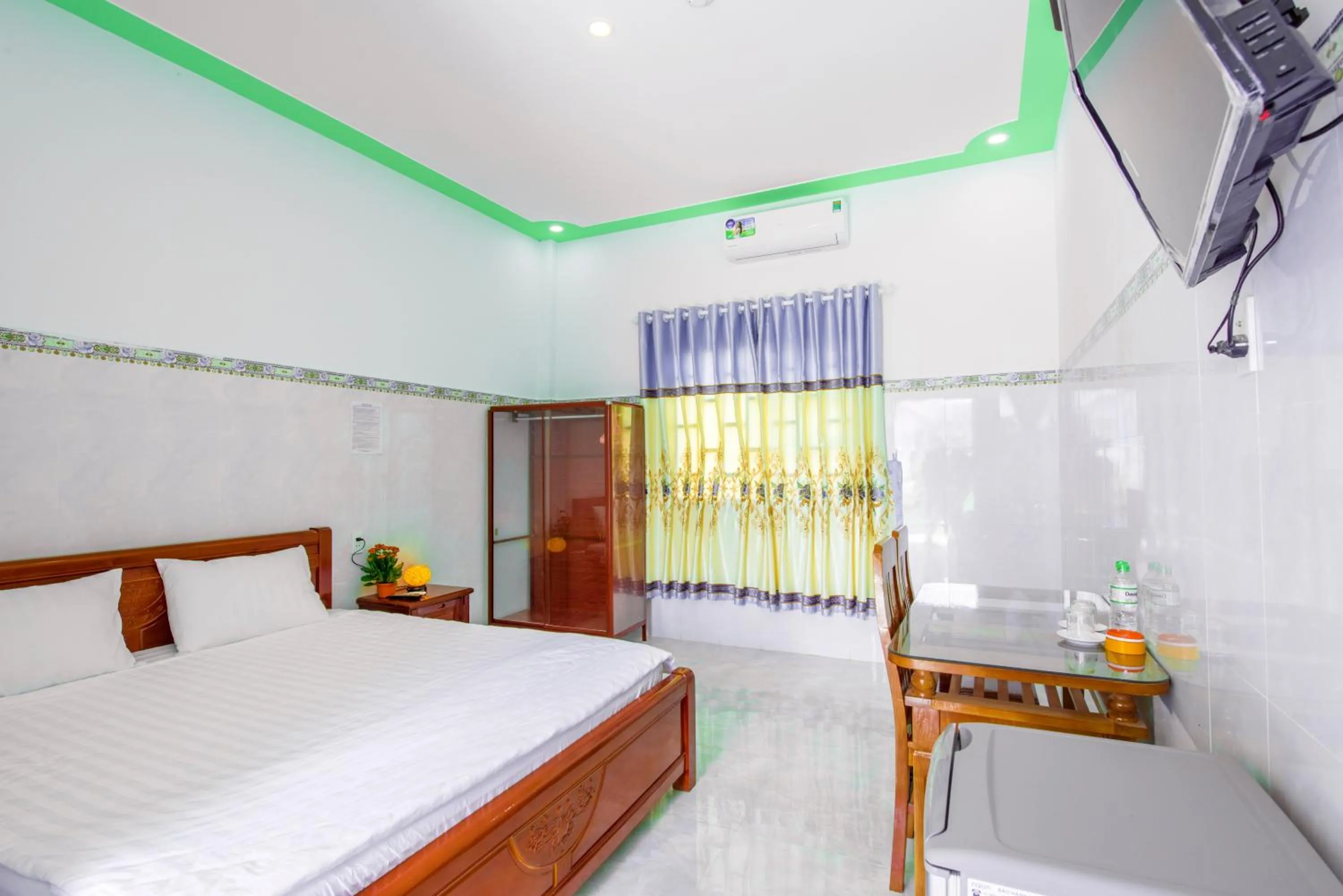 Bed in Hotel Nguyên Toàn