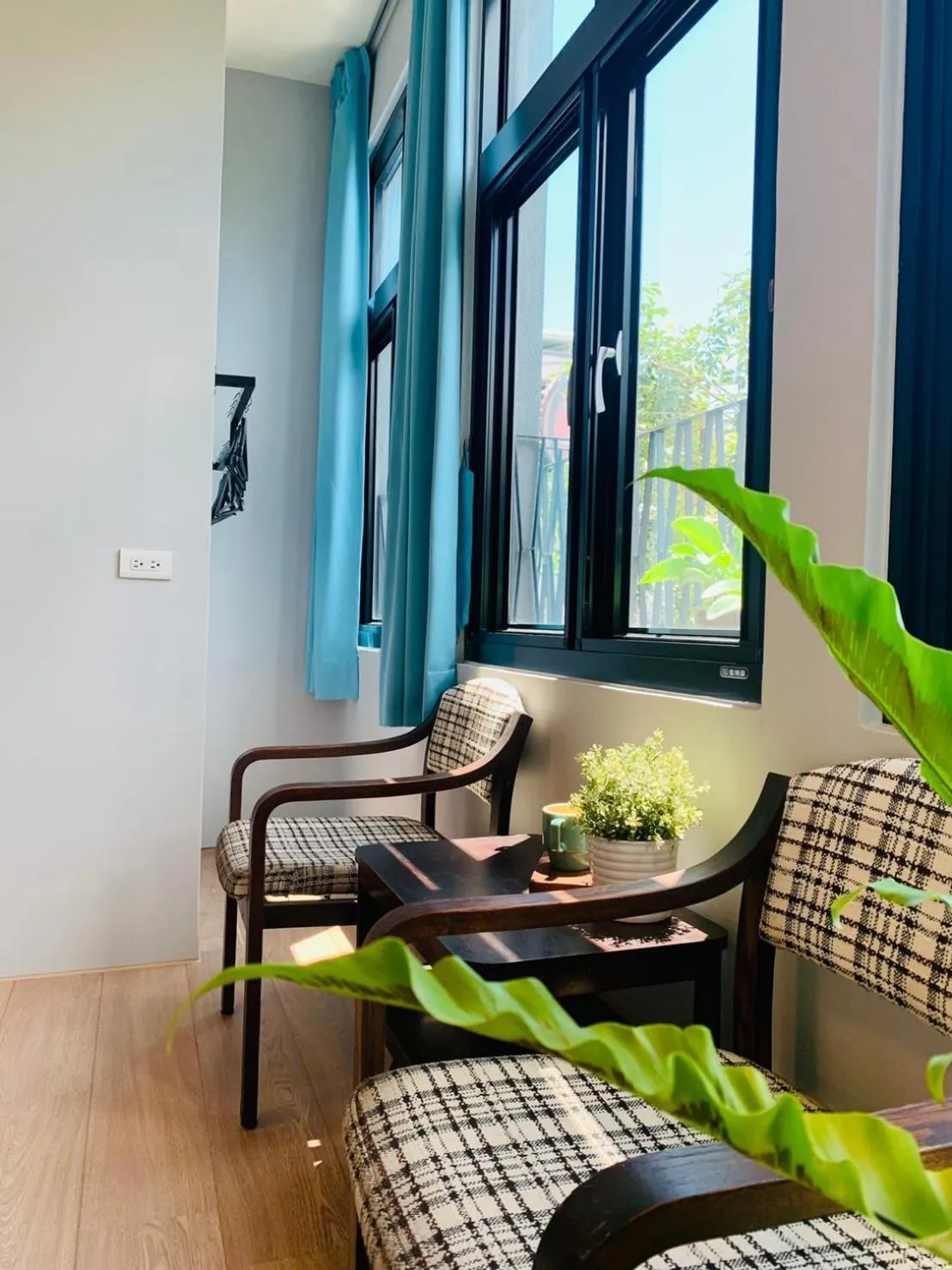 Seating area in OYAJI Guesthouse 歐野基民家宿泊