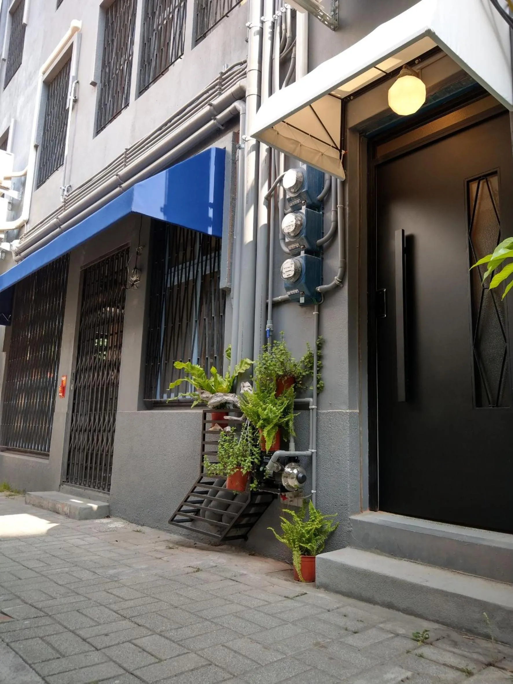 Facade/entrance in OYAJI Guesthouse 歐野基民家宿泊