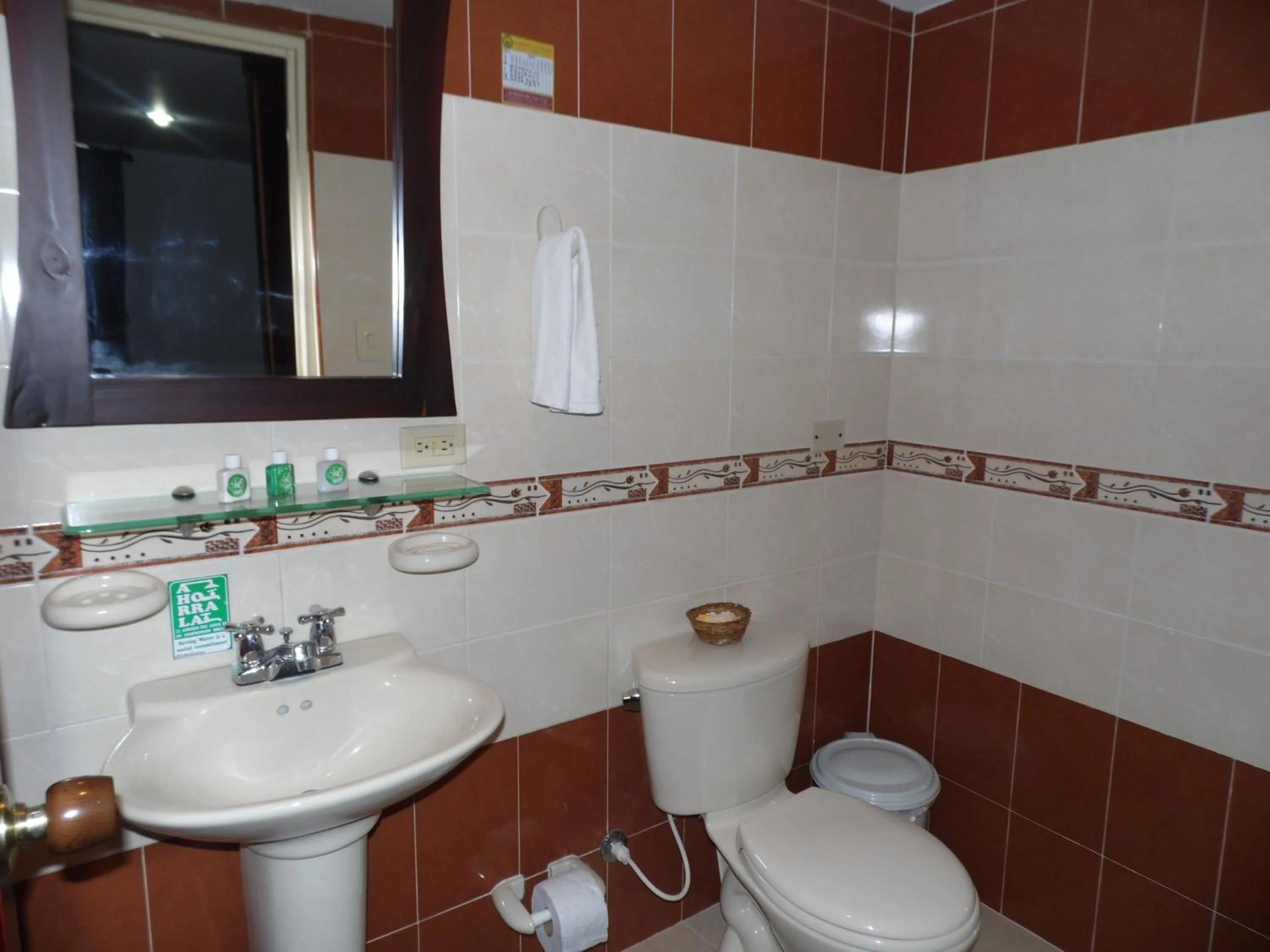 Bathroom in Hotel La Terraza