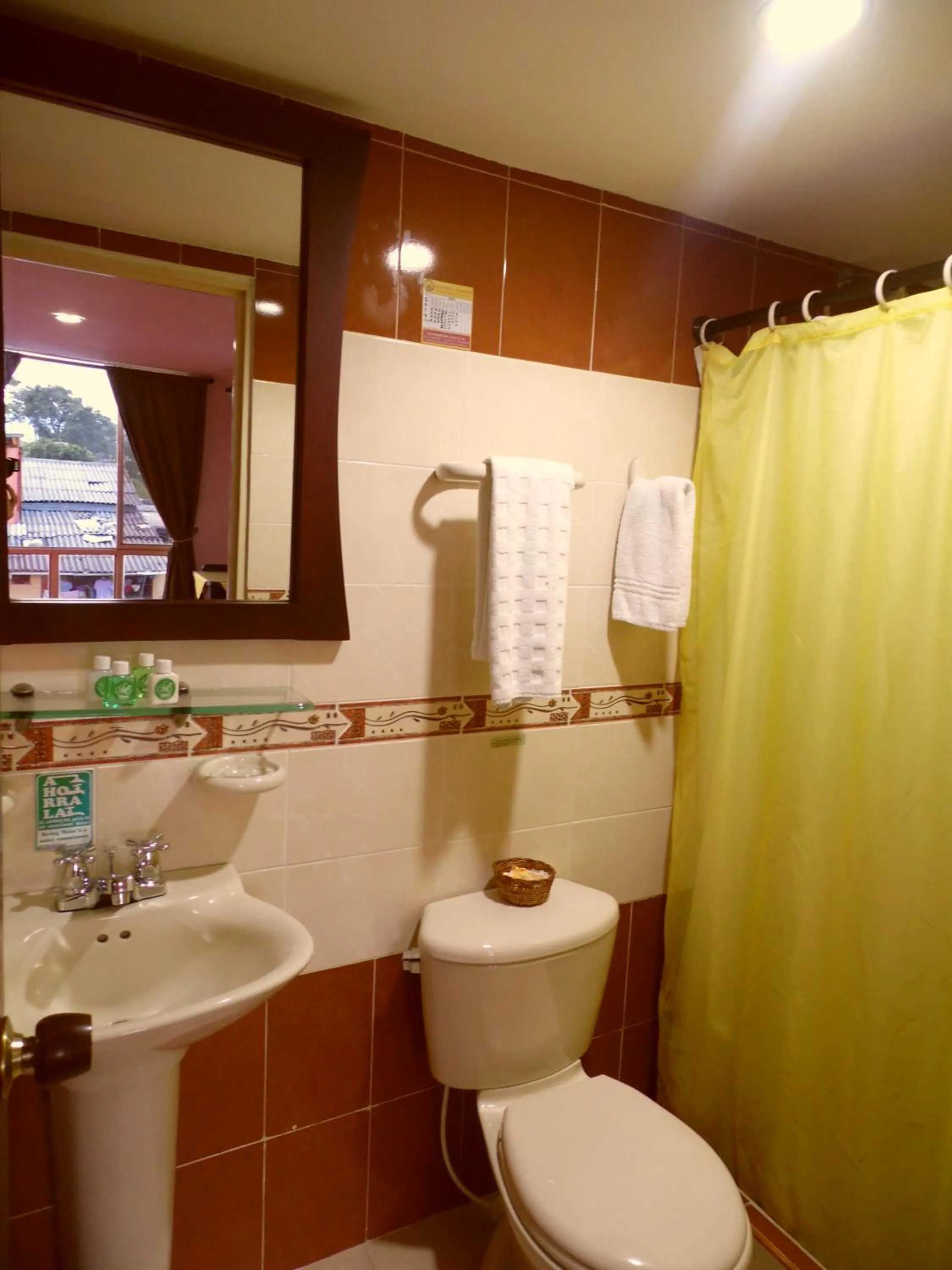 Bathroom in Hotel La Terraza