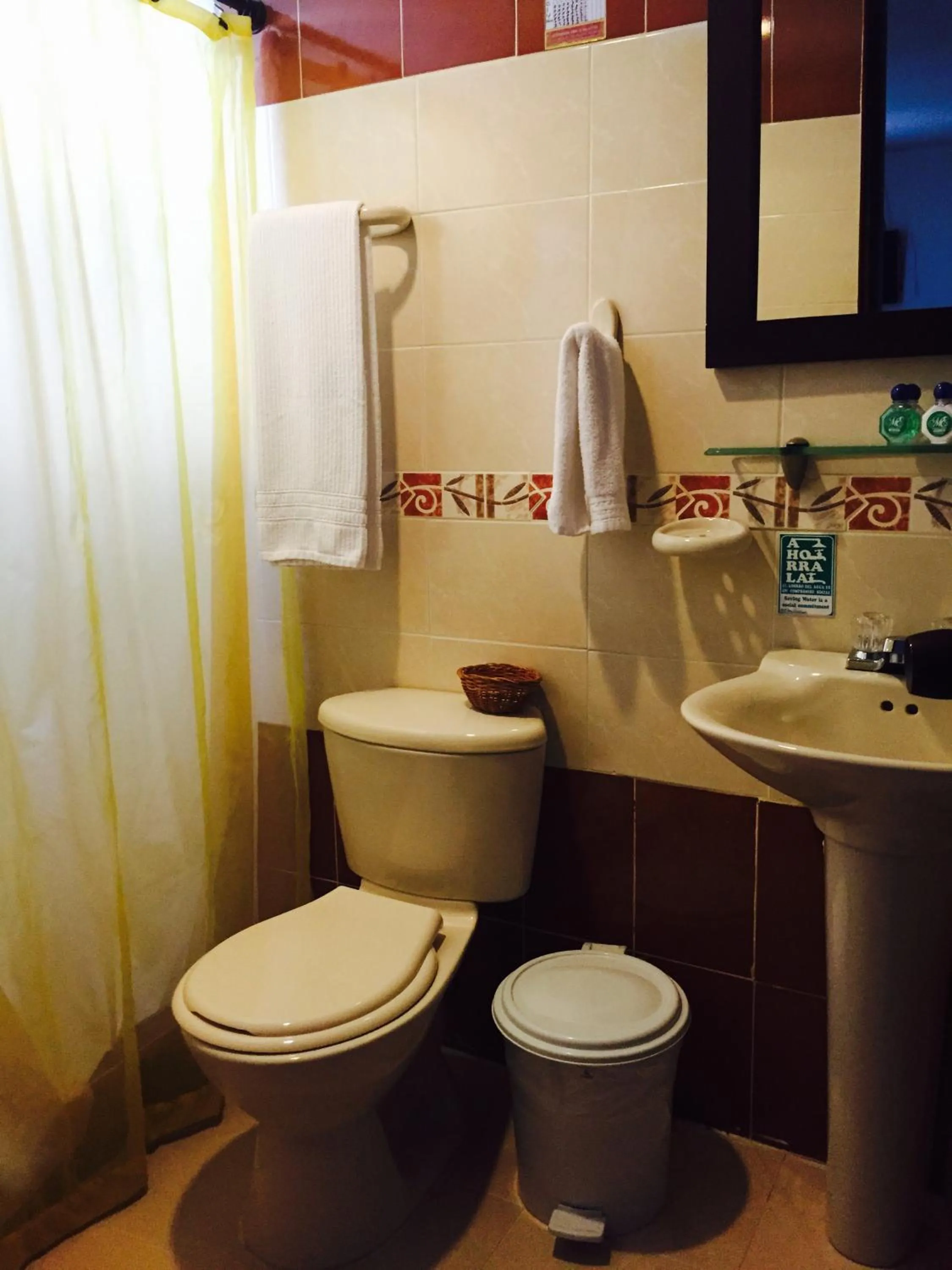 Bathroom in Hotel La Terraza