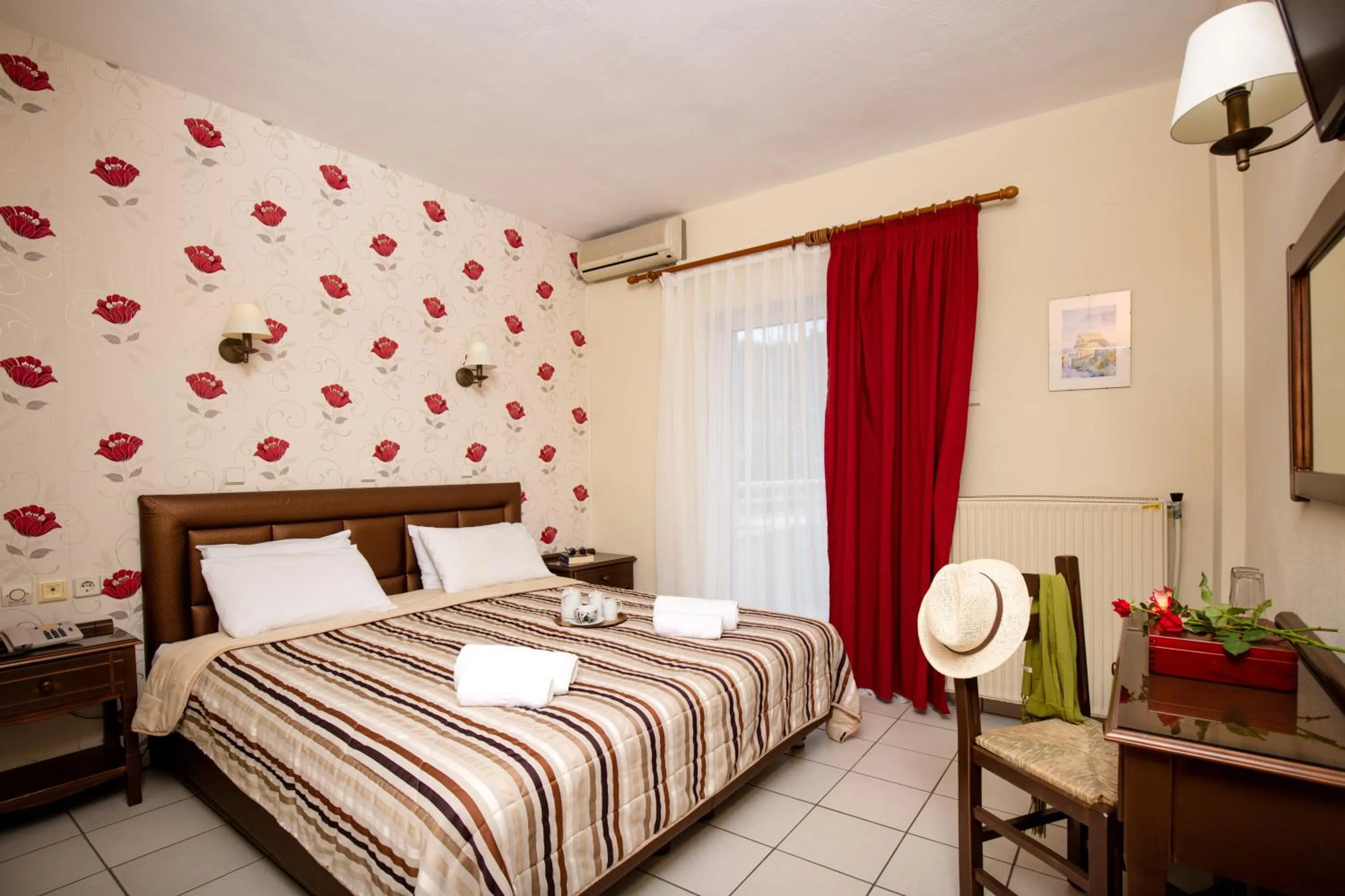 Photo of the whole room, Bed in Philoxenia Inn