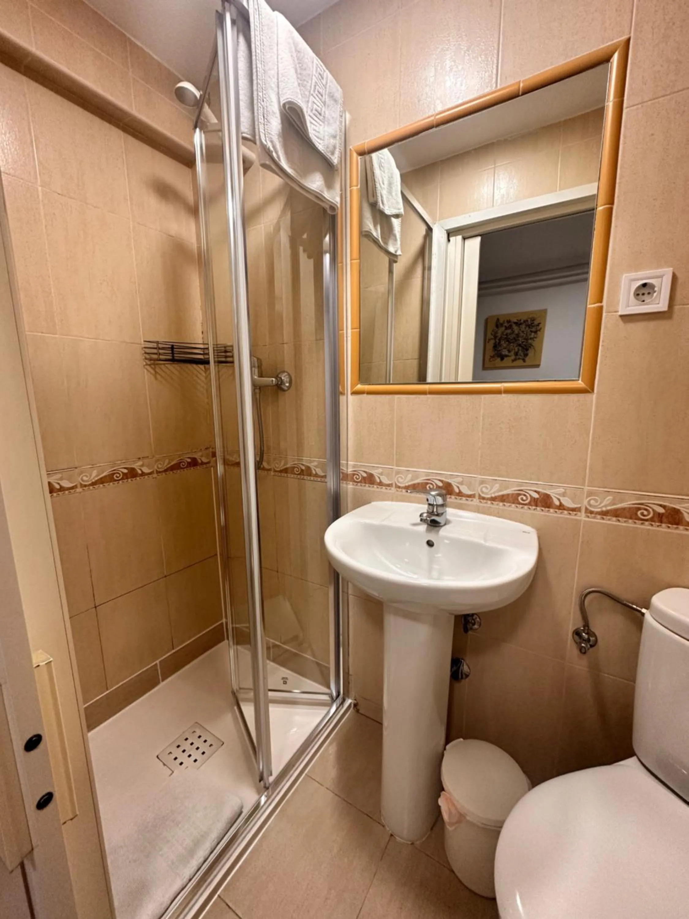 Bathroom in Hostal Rober