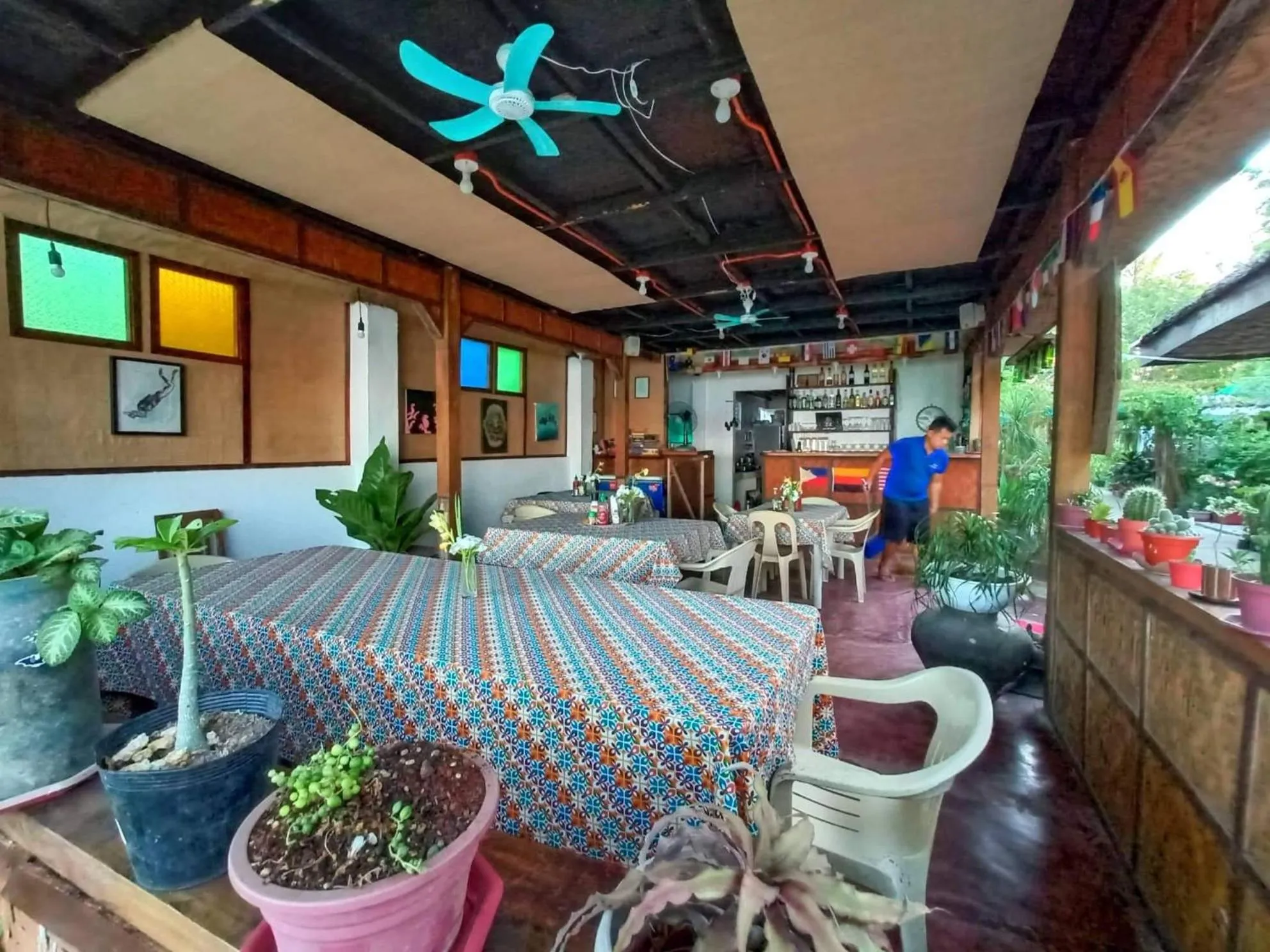 Restaurant/places to eat in Rene's Resort