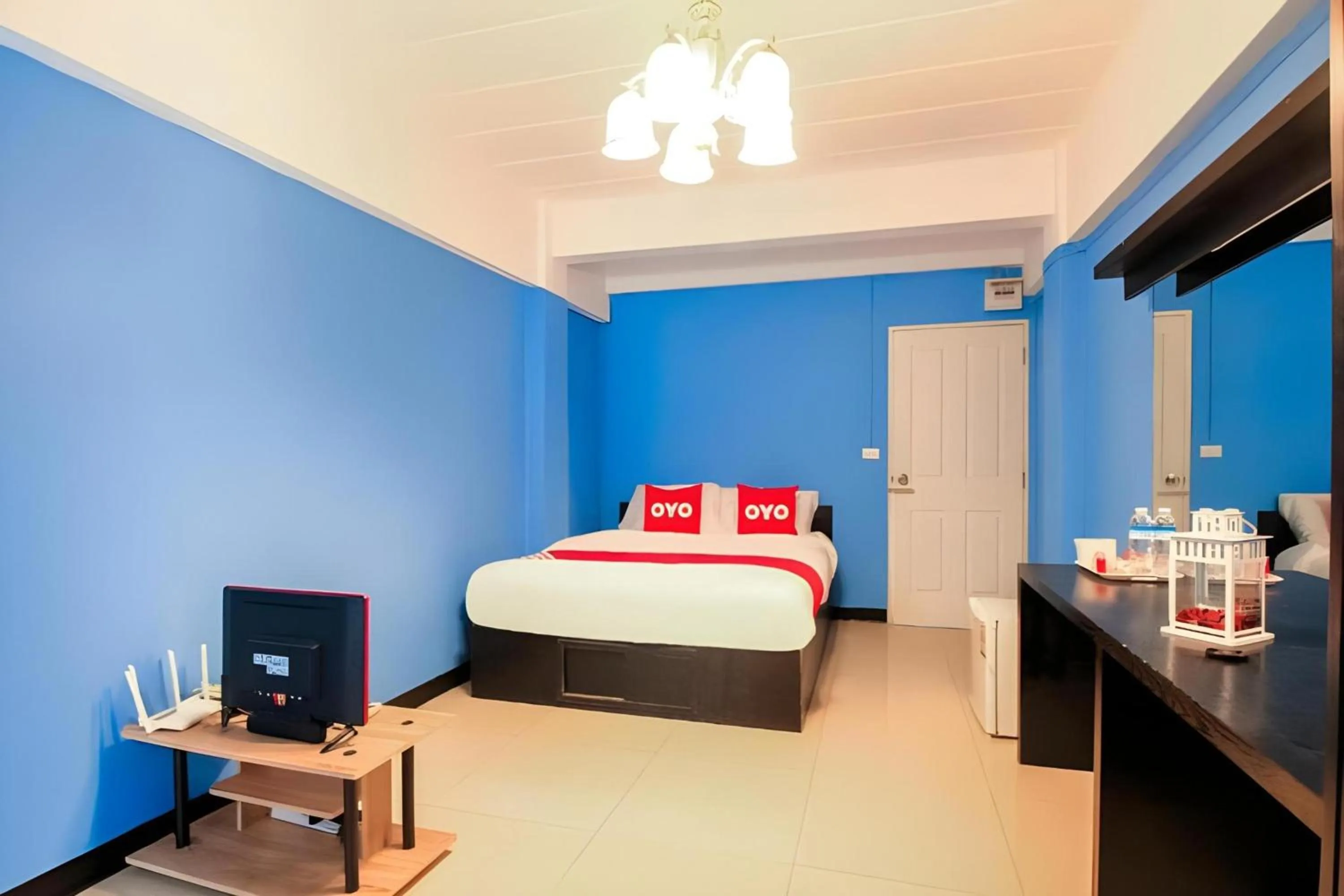 Photo of the whole room, Bed in Super OYO 427 Chill Apartment