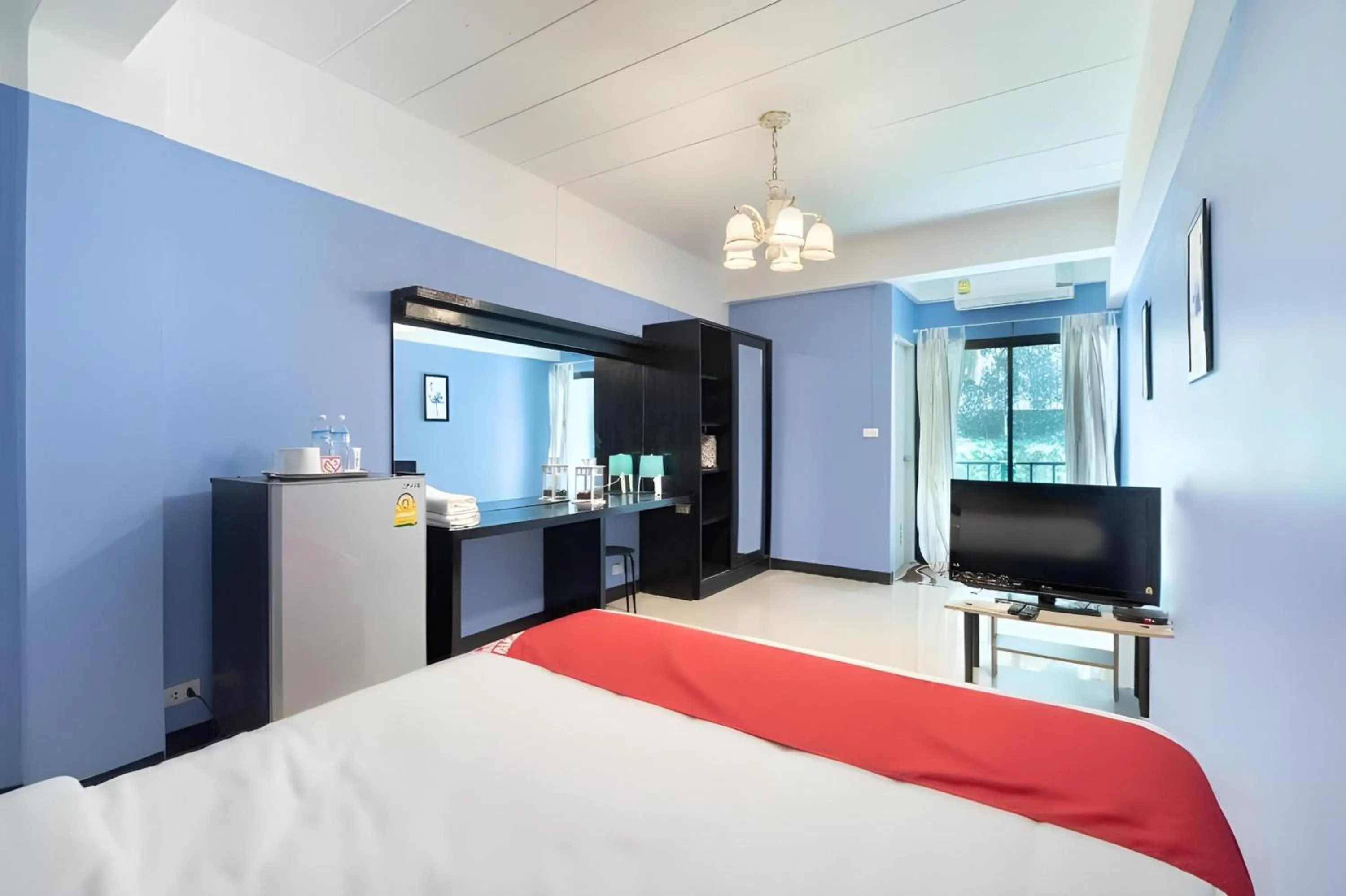 Photo of the whole room, Bed in Super OYO 427 Chill Apartment