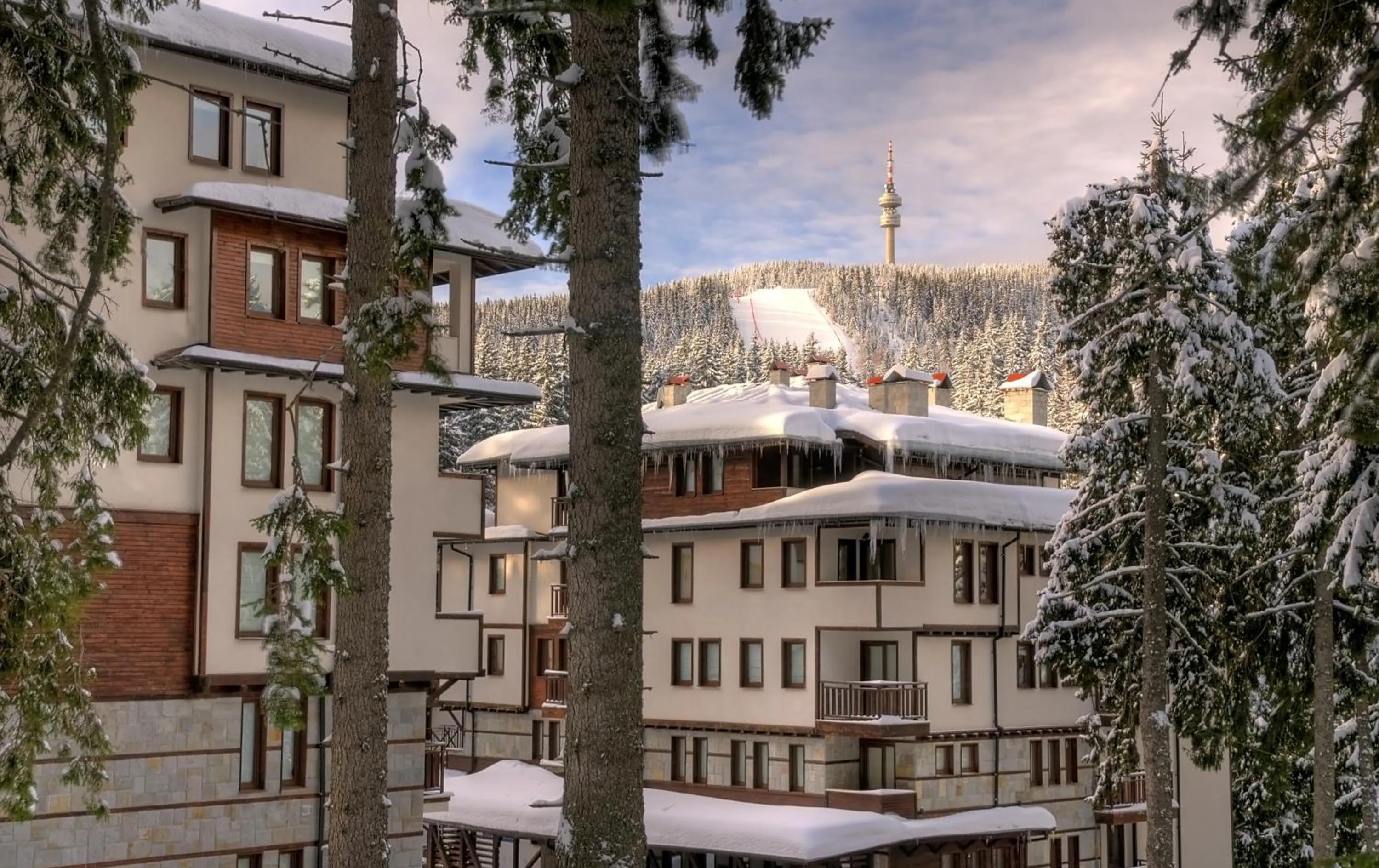 Facade/entrance in Green Life Family Apartments Pamporovo