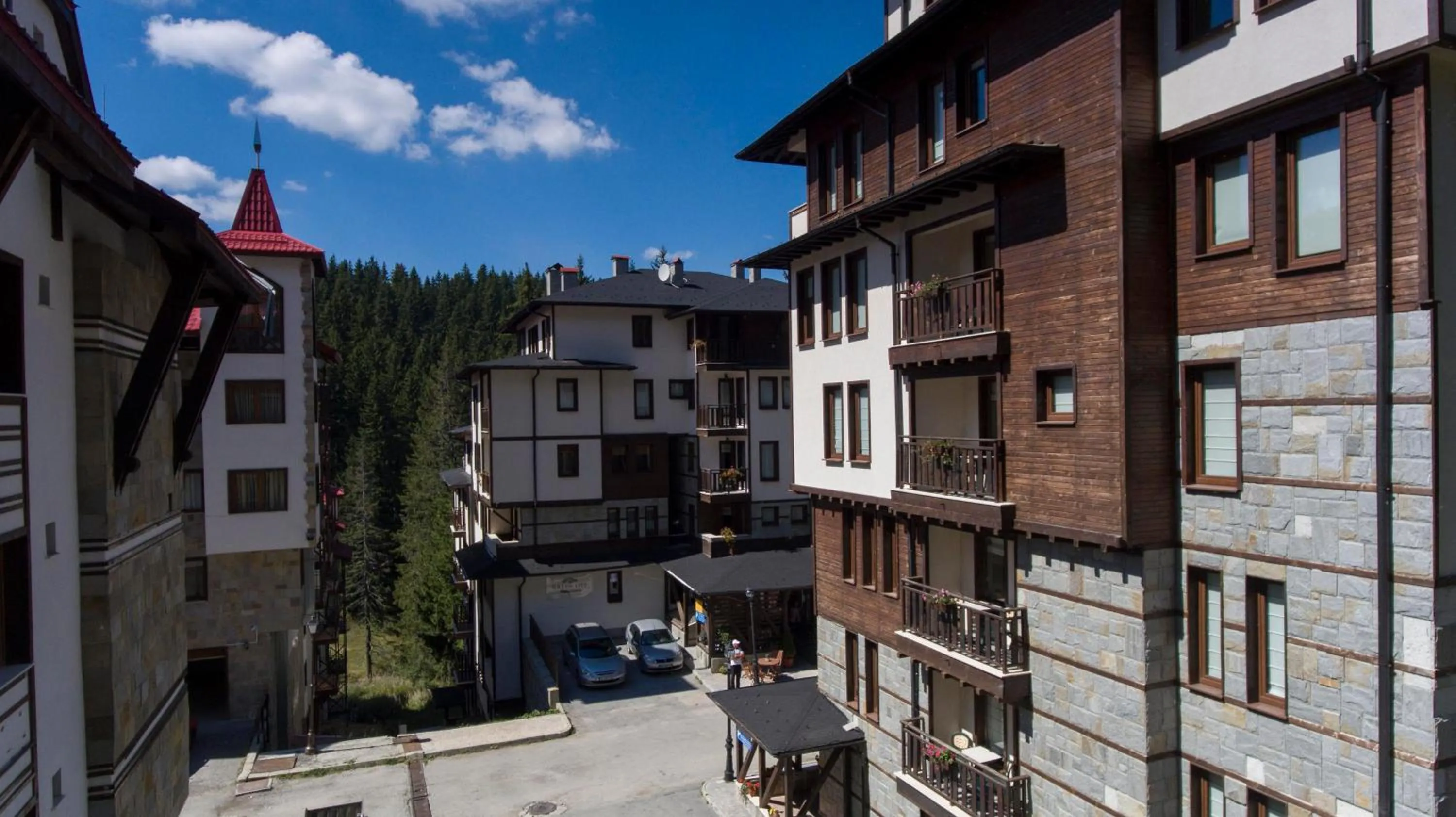 Property building in Green Life Family Apartments Pamporovo