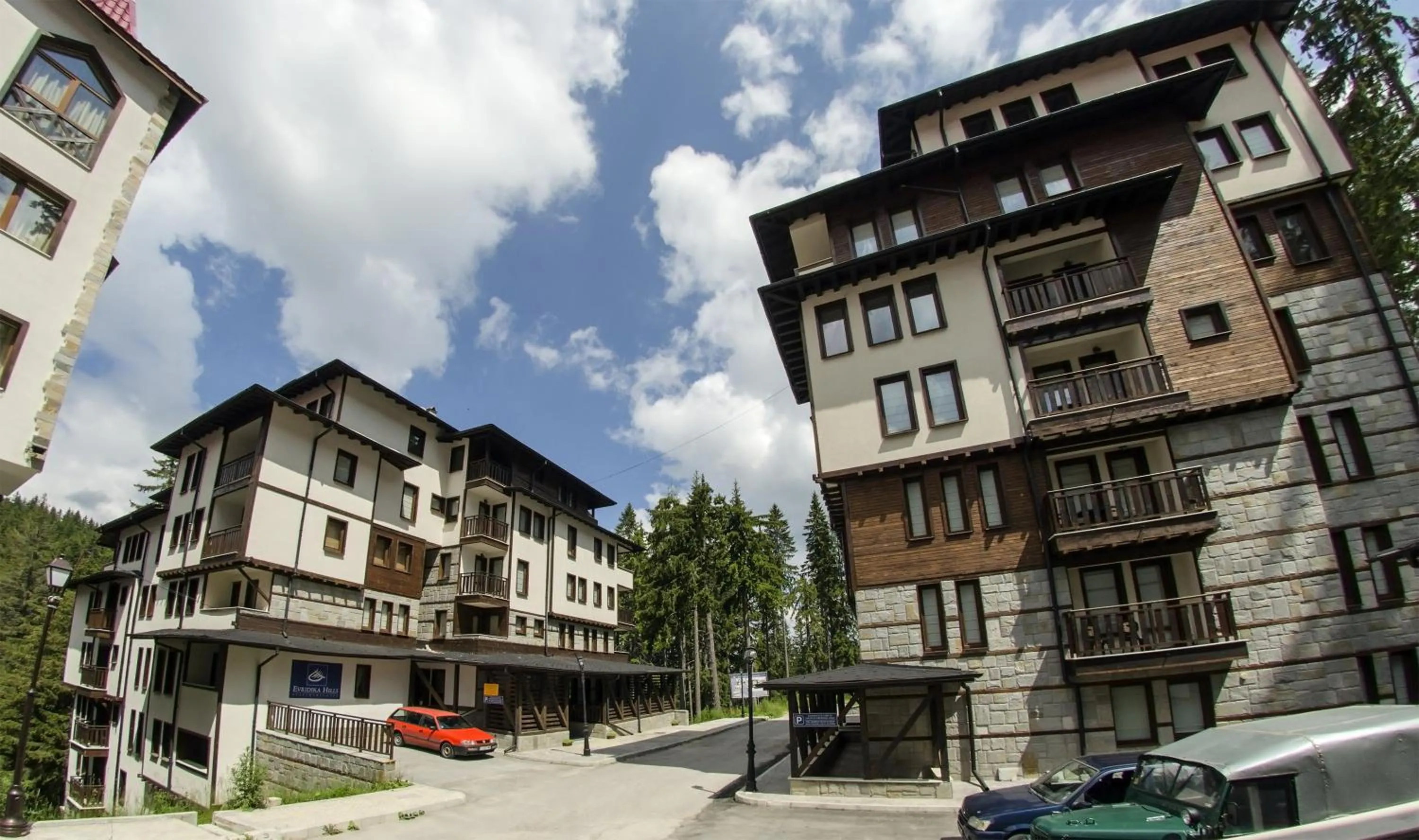 Facade/entrance in Green Life Family Apartments Pamporovo