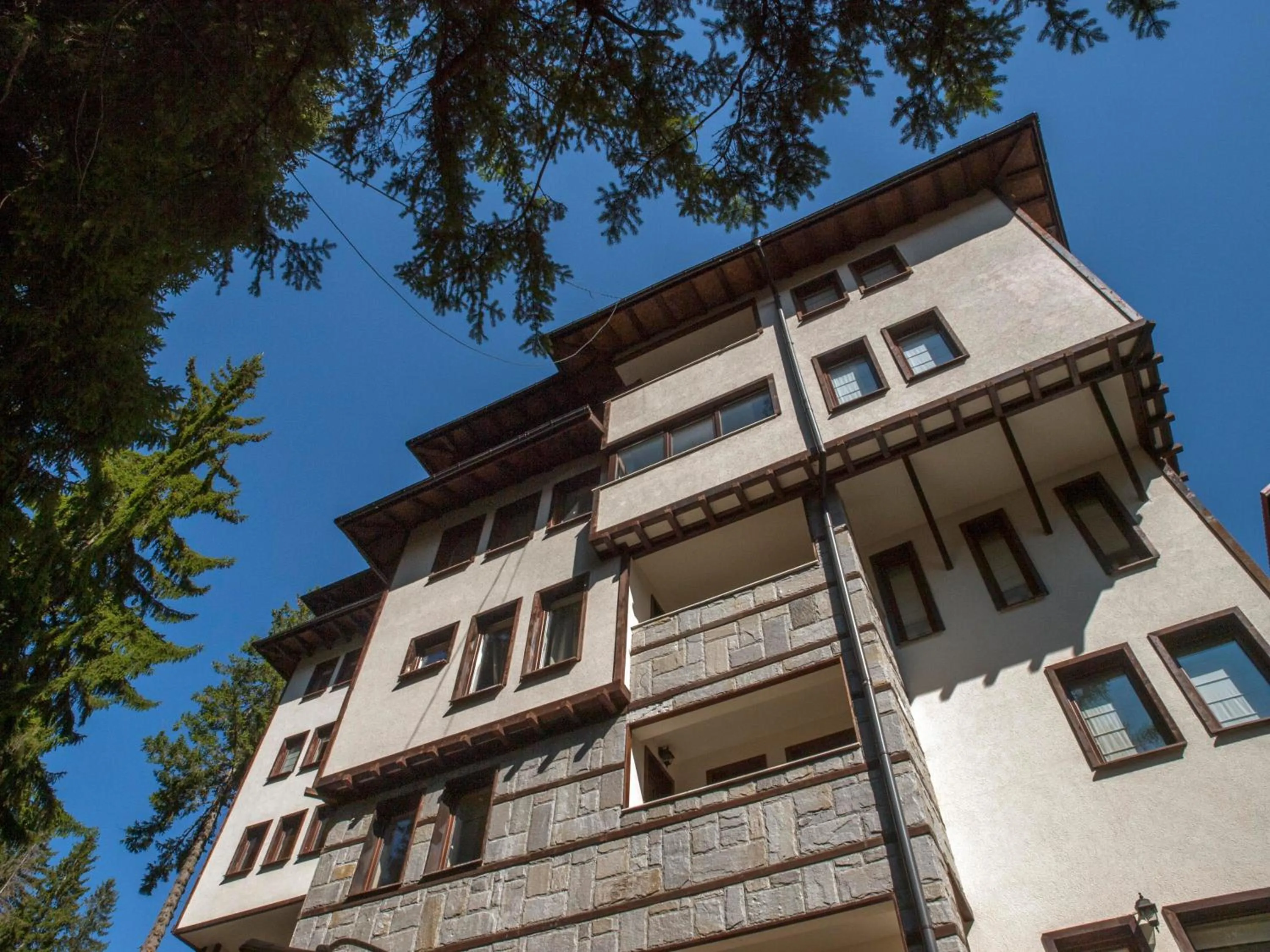 Property building in Green Life Family Apartments Pamporovo