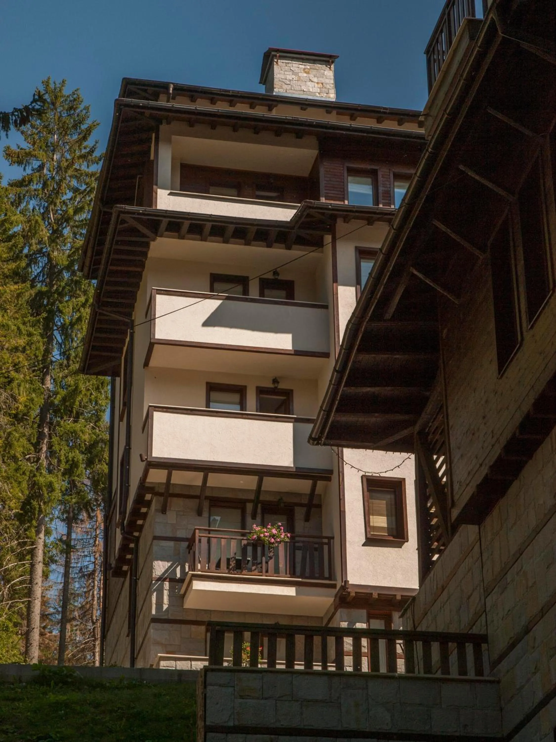 Property building in Green Life Family Apartments Pamporovo