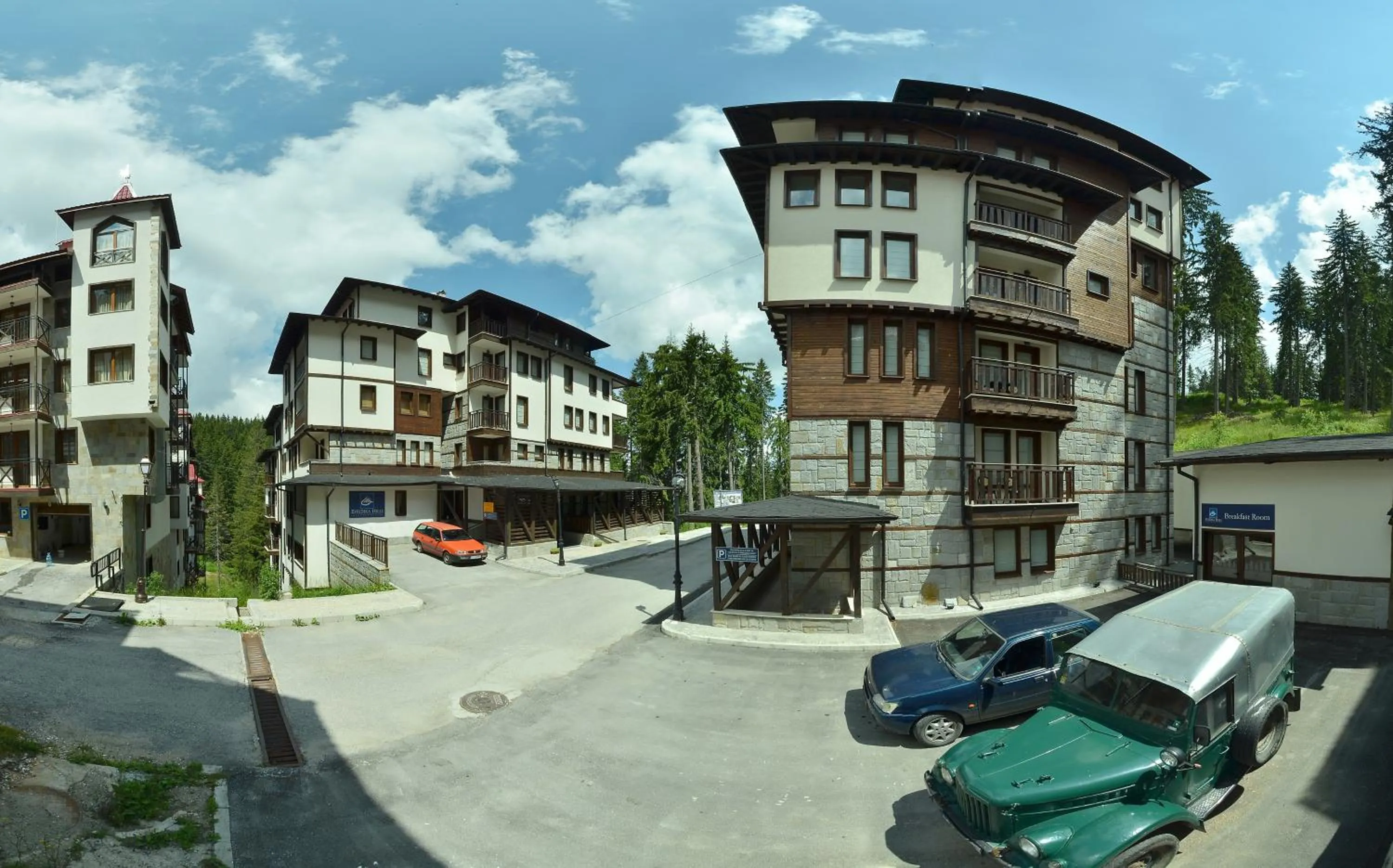Facade/entrance in Green Life Family Apartments Pamporovo