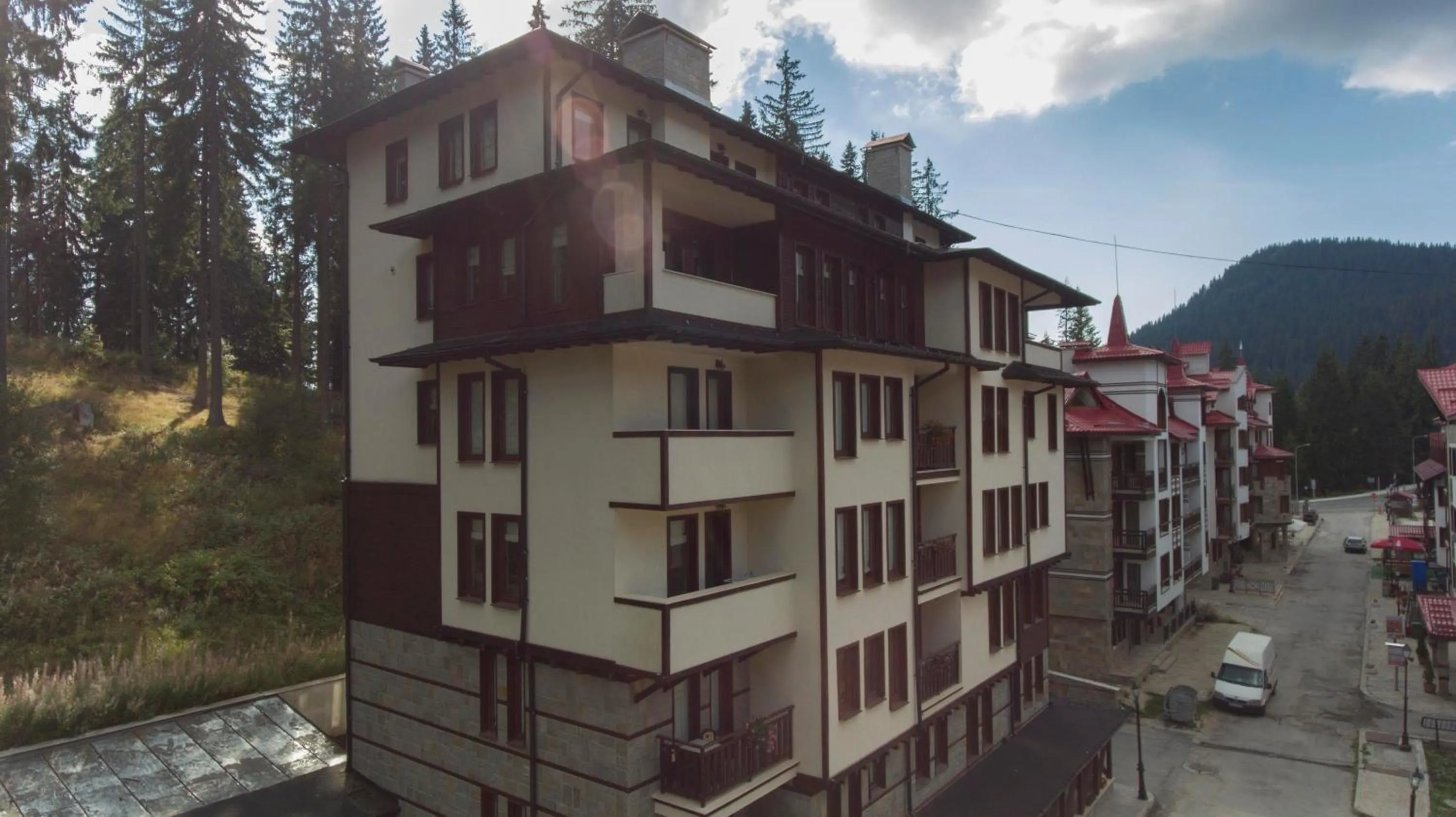 Property building in Green Life Family Apartments Pamporovo