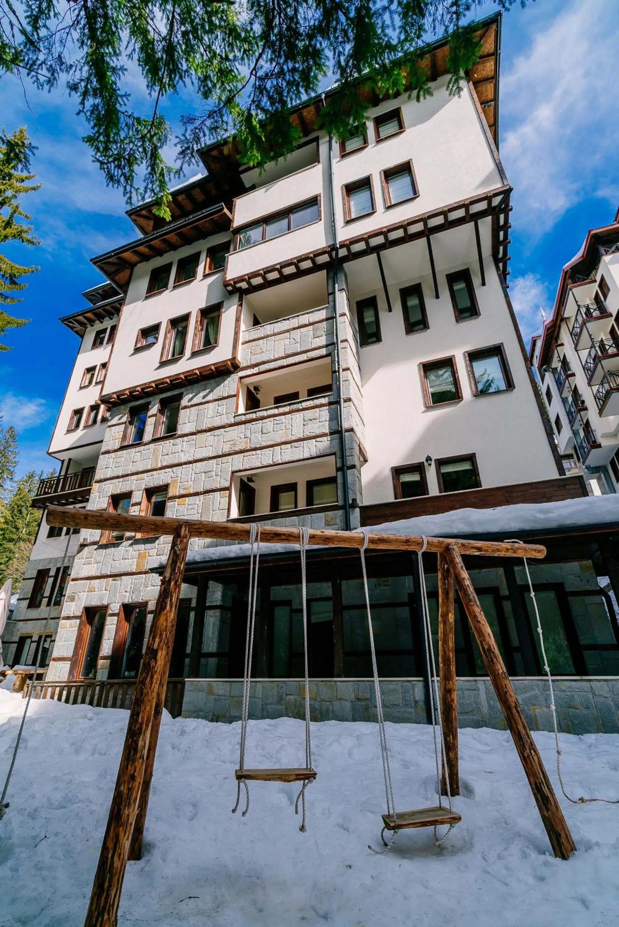Property building in Green Life Family Apartments Pamporovo