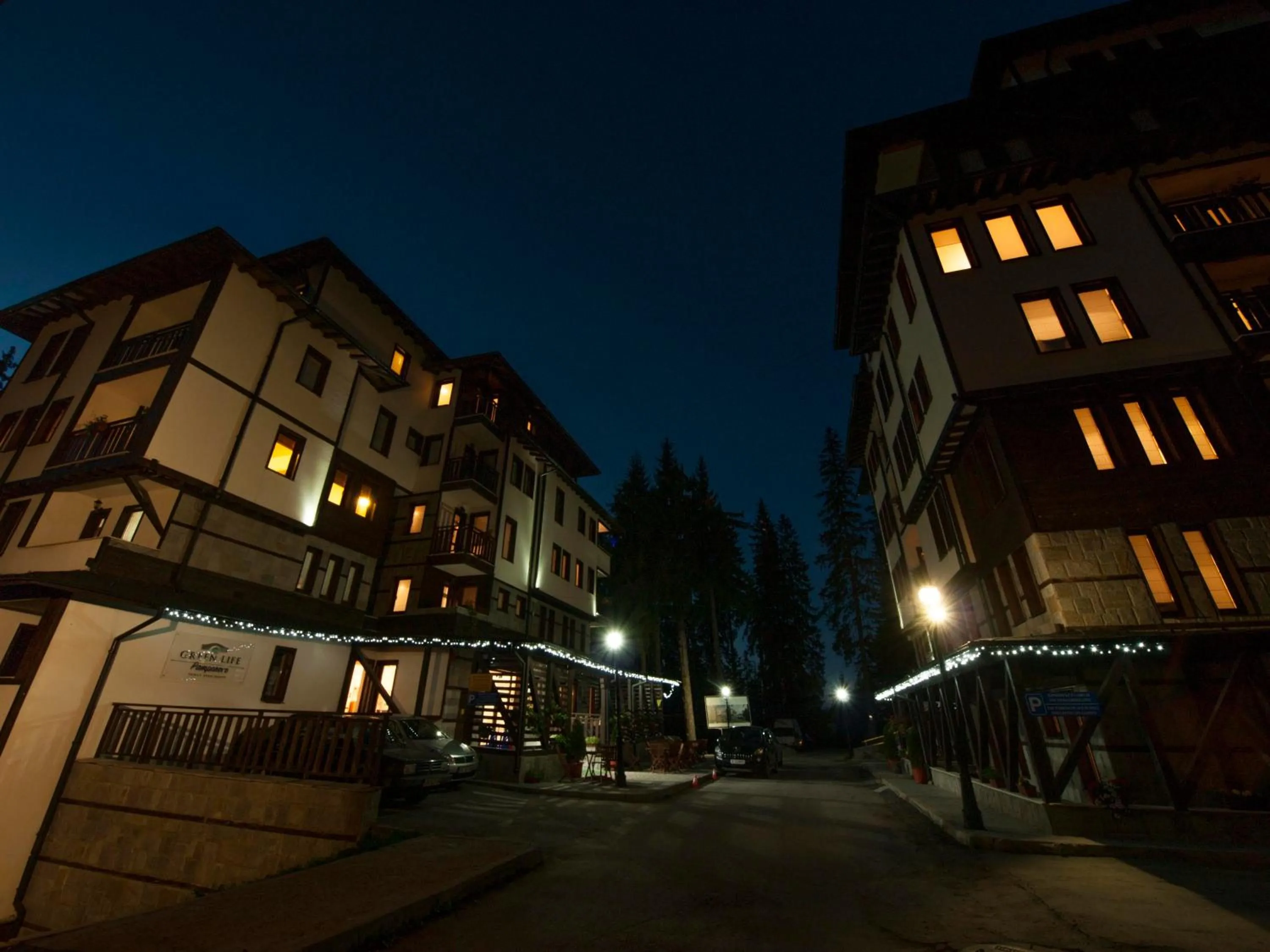 Facade/entrance in Green Life Family Apartments Pamporovo