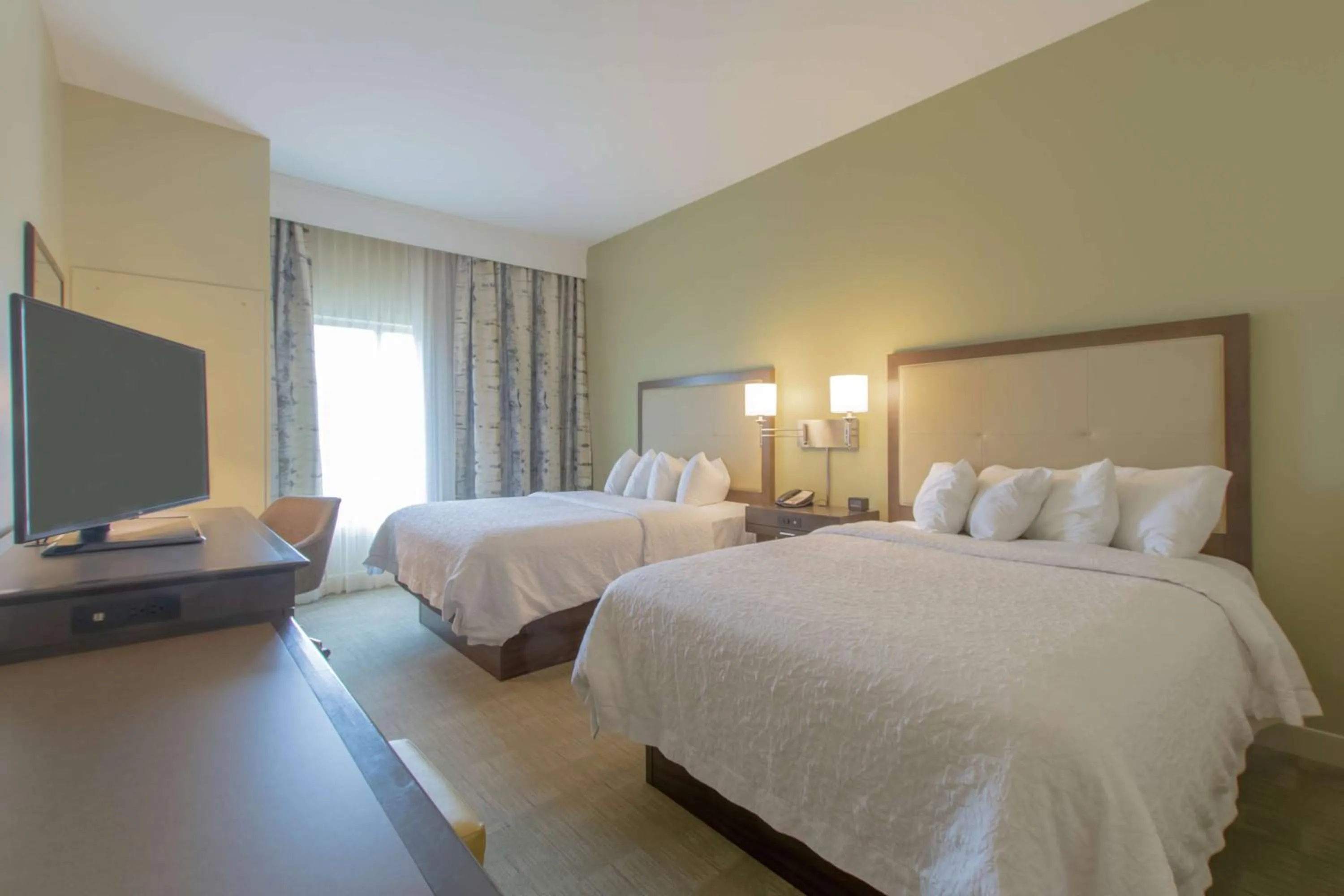 Bed in Hampton Inn - Great Falls