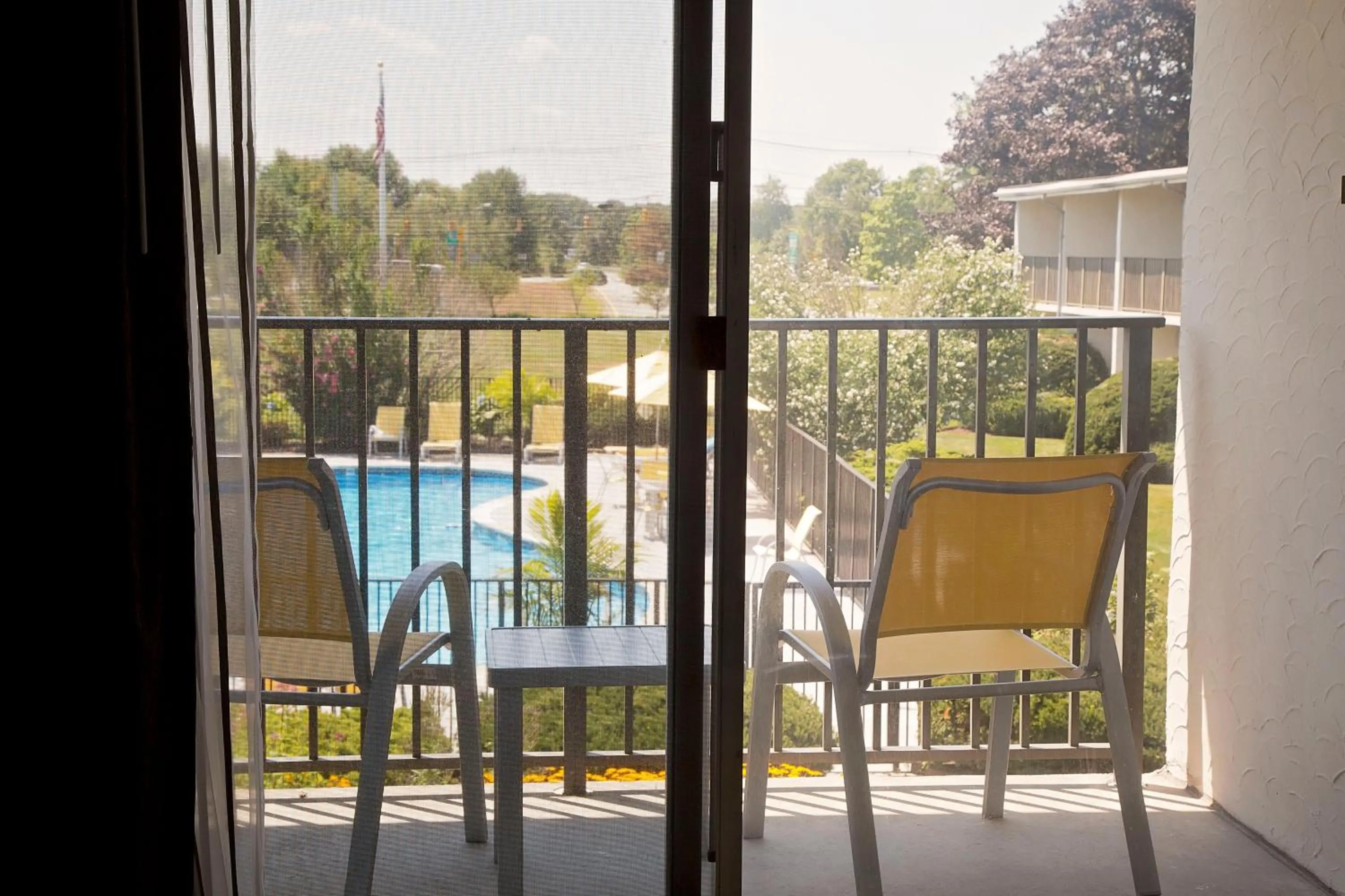 Patio, Balcony/Terrace in Best Western at Historic Concord