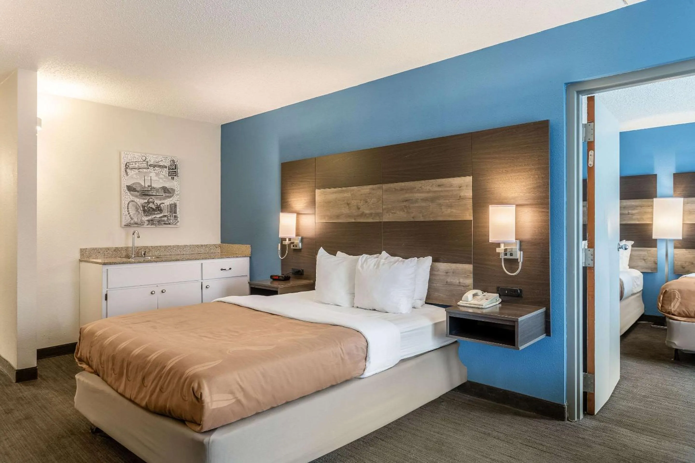 Bedroom, Bed in Quality Inn Branson On the Strip