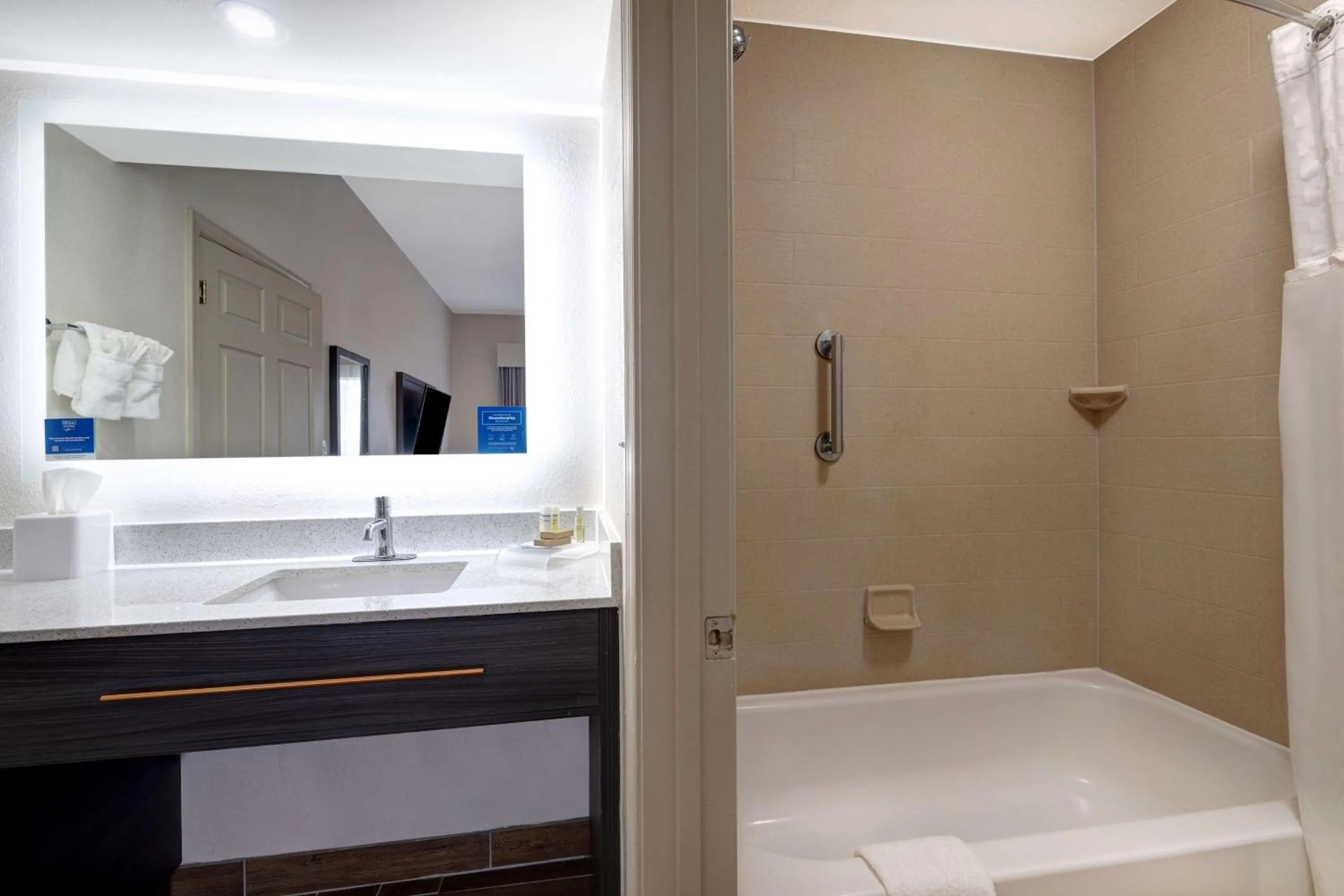 Bathroom in Homewood Suites by Hilton Jackson-Ridgeland