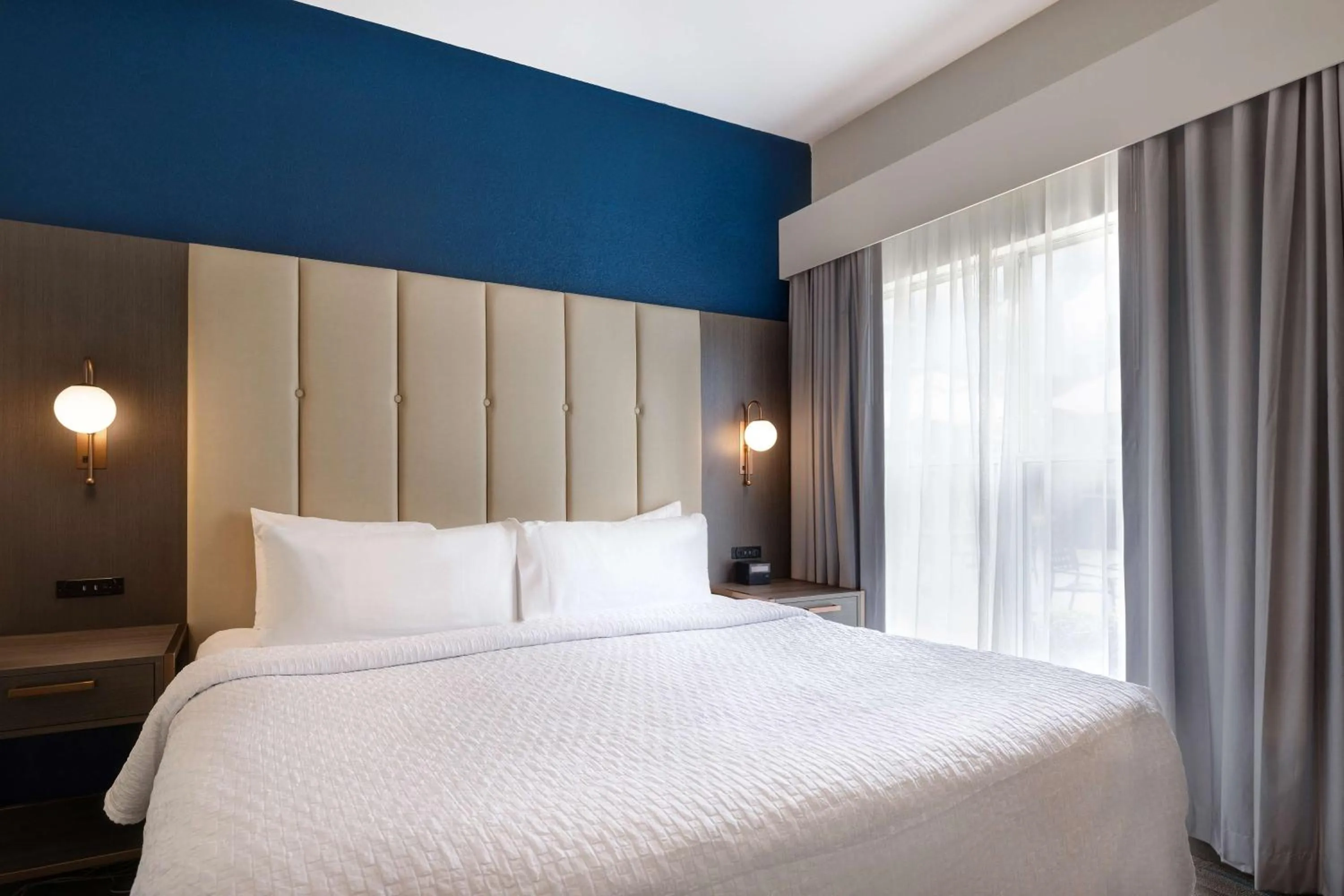 Bed in Homewood Suites by Hilton Jackson-Ridgeland