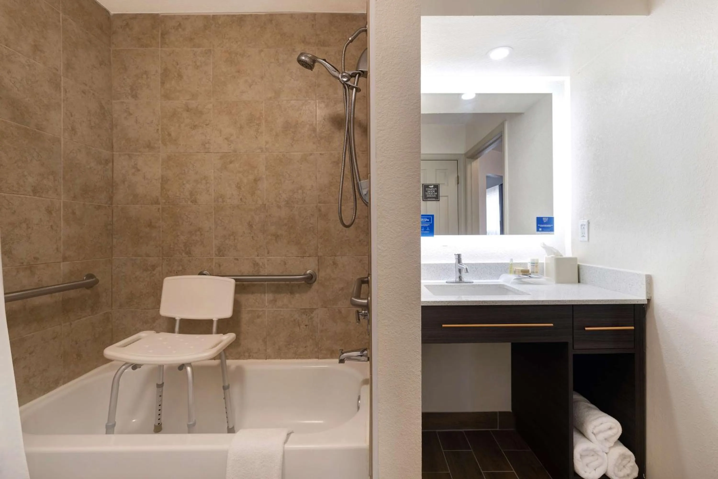 Bathroom in Homewood Suites by Hilton Jackson-Ridgeland