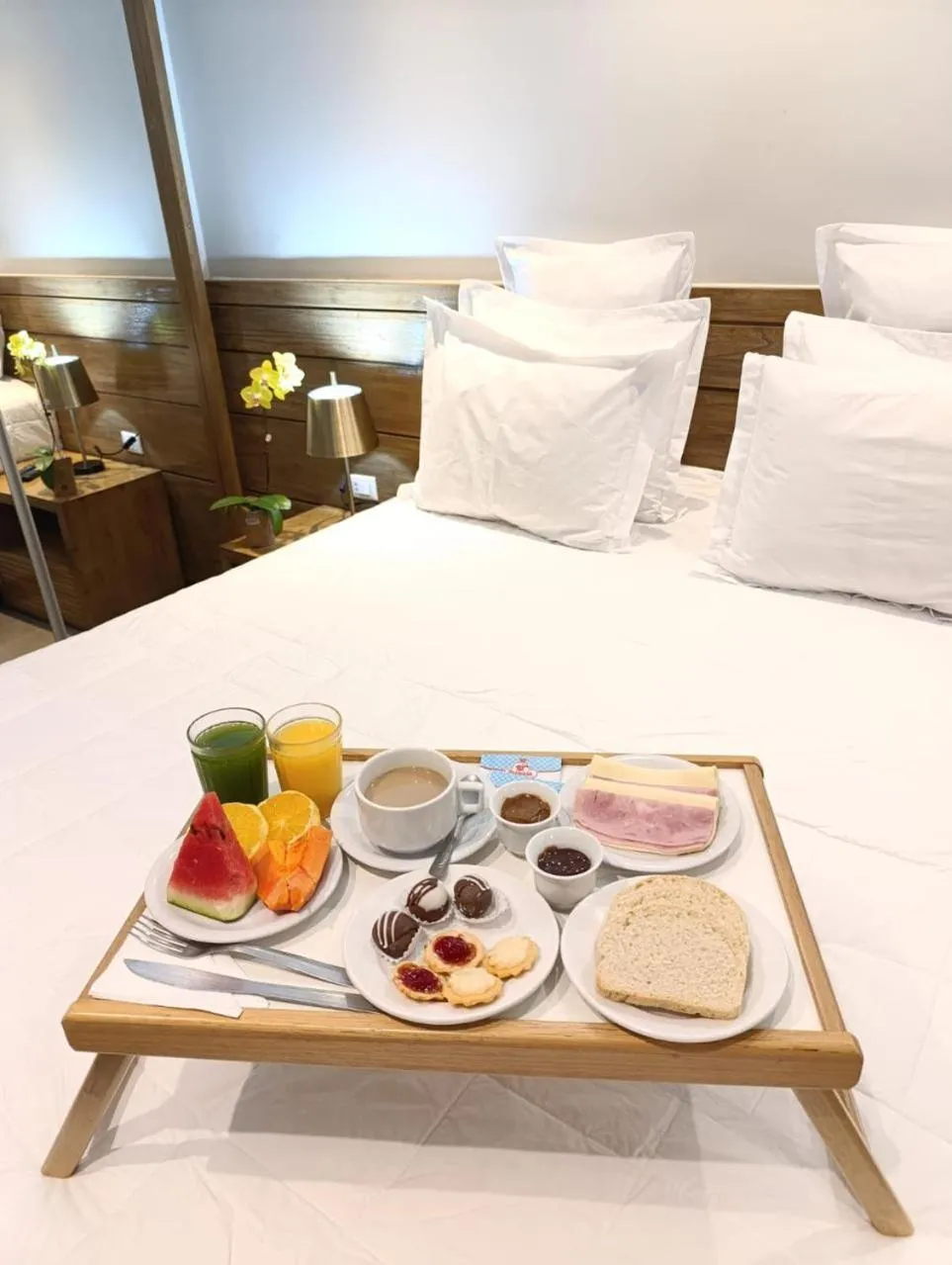 Bed in Hotel Le Pelican